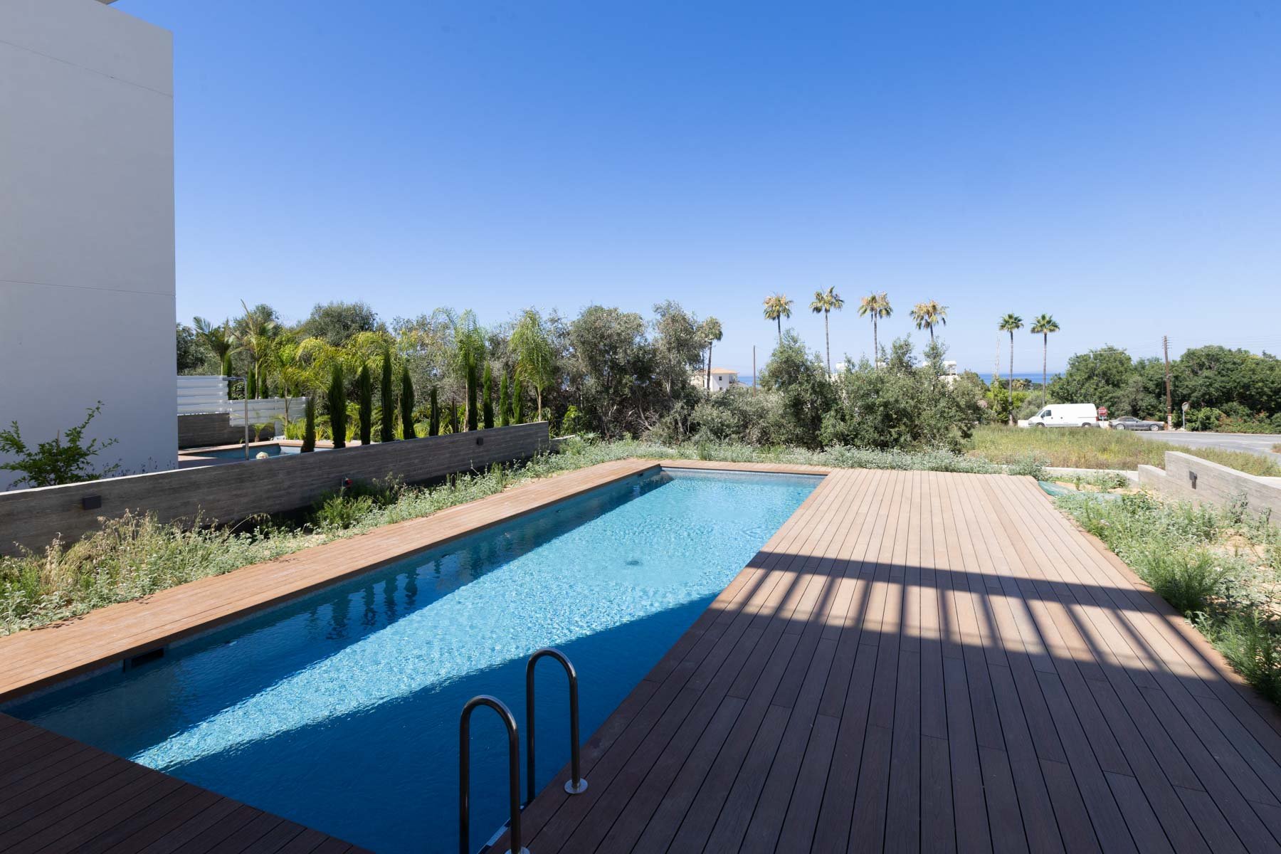  Three-Bedroom Villa with Rooftop Sea Views in a Gated Complex in Chlorakas - 物件實景