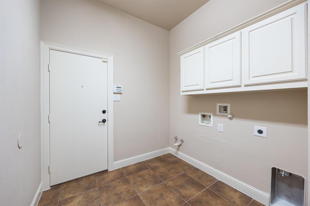 McKinney, Texas, 75070, United States, 5 Bedrooms Bedrooms, ,4 BathroomsBathrooms,Residential,For Sale,1944817