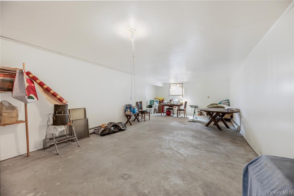 Yonkers, New York, 10703, United States, 6 Bedrooms Bedrooms, ,2 BathroomsBathrooms,Residential,For Sale,1984096