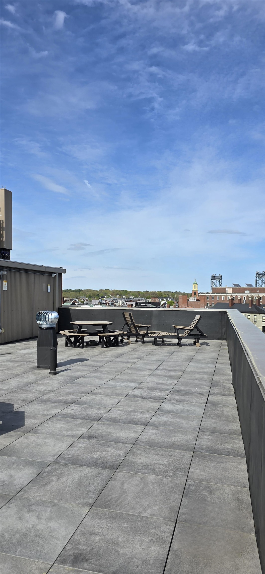 Portsmouth, New Hampshire, 03801, United States, 2 Bedrooms Bedrooms, ,1 BathroomBathrooms,Residential,For Sale,1838019