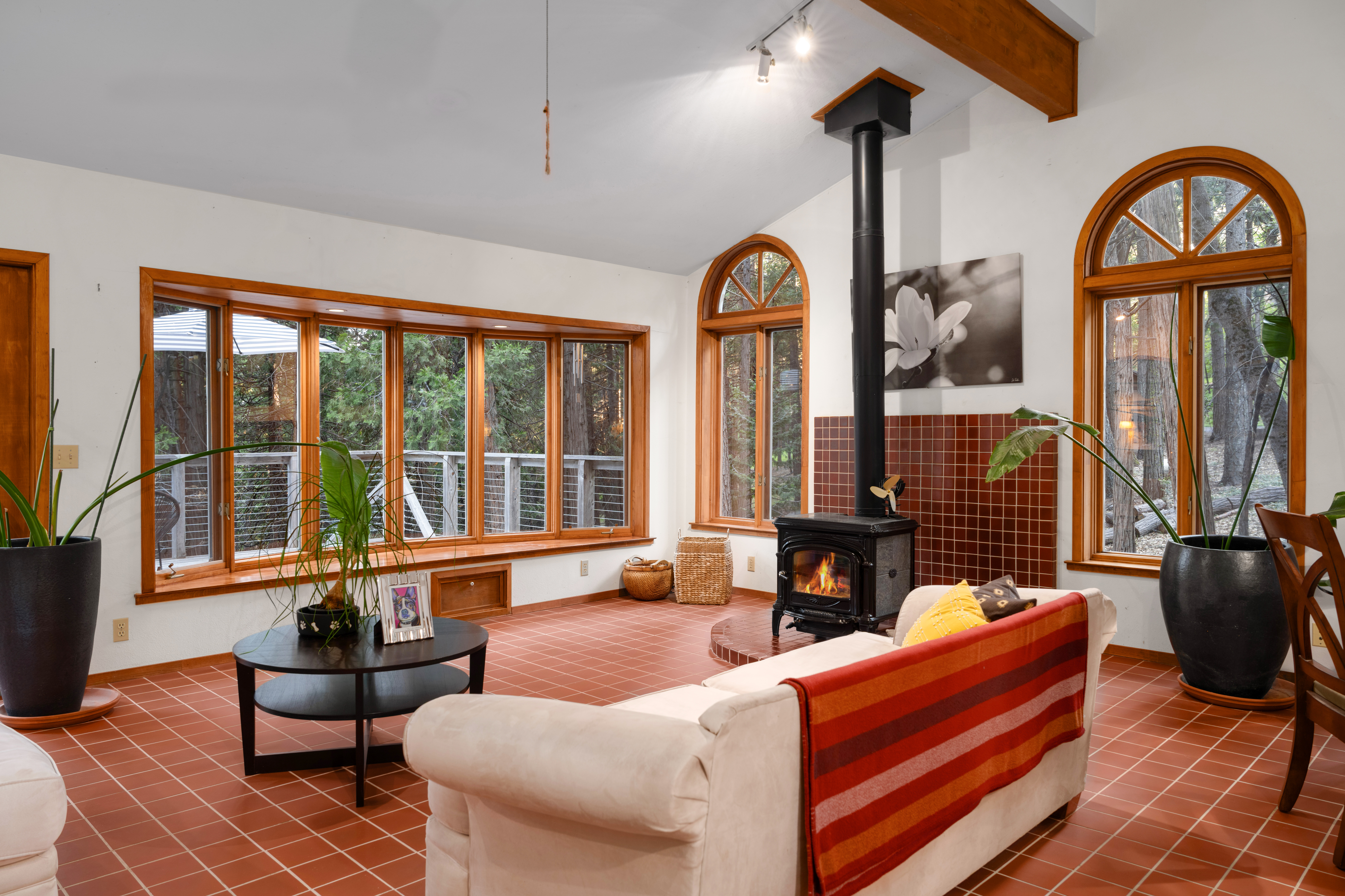 6742 Diamond Drive, Pollock Pines, CA 95726 - 物件實景