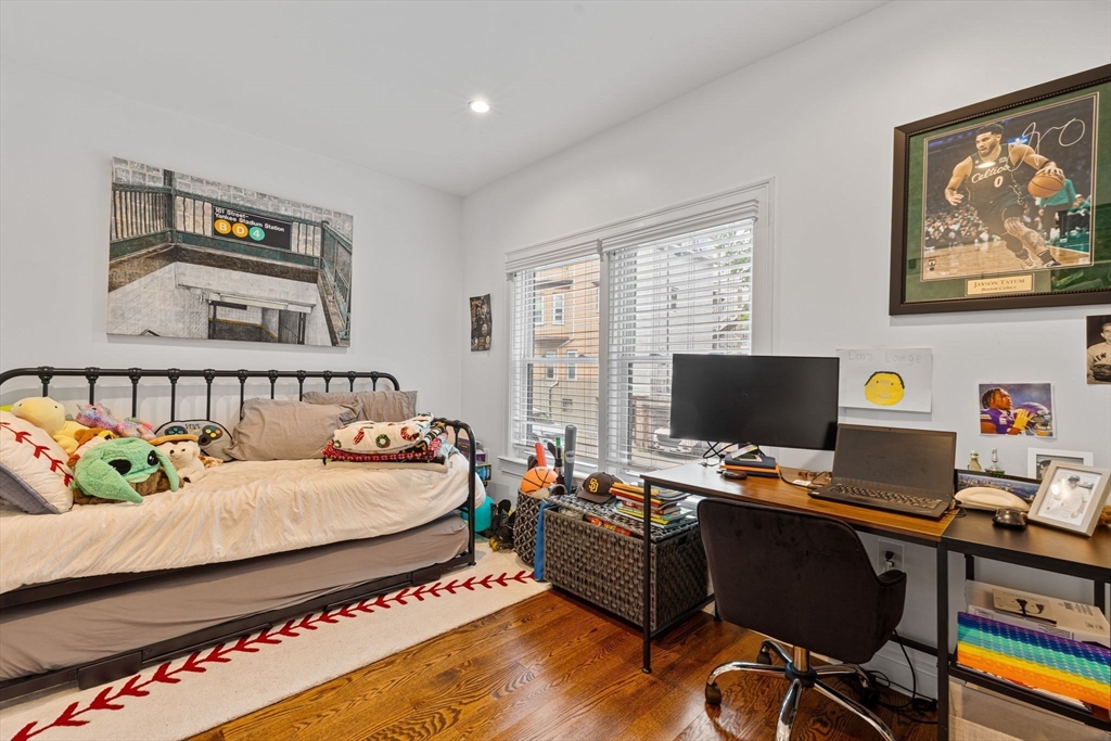 Boston, Massachusetts, 02128, United States, 3 Bedrooms Bedrooms, ,3 BathroomsBathrooms,Residential,For Sale,1904781