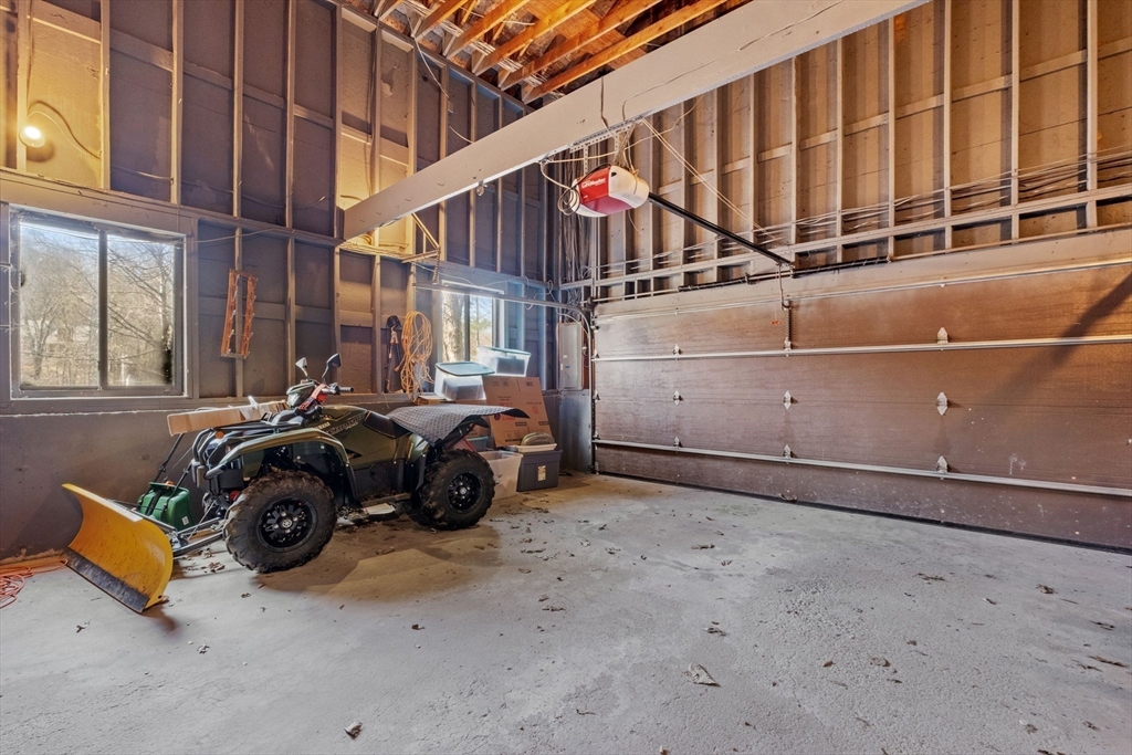 Derry, New Hampshire, 03038, United States, 3 Bedrooms Bedrooms, ,3 BathroomsBathrooms,Residential,For Sale,1928309