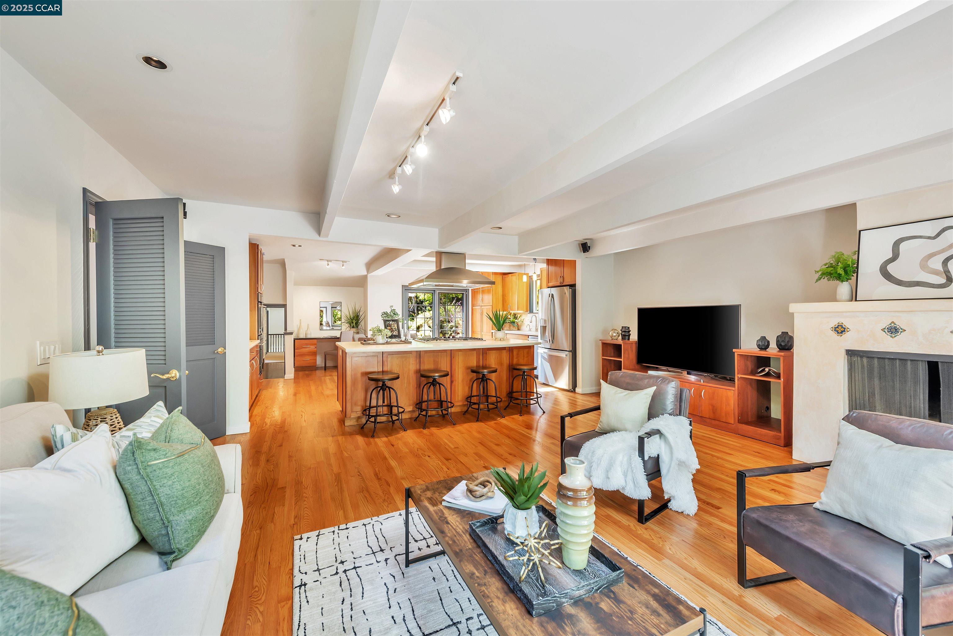 Orinda, California, 94563, United States, 4 Bedrooms Bedrooms, ,3 BathroomsBathrooms,Residential,For Sale,1885417