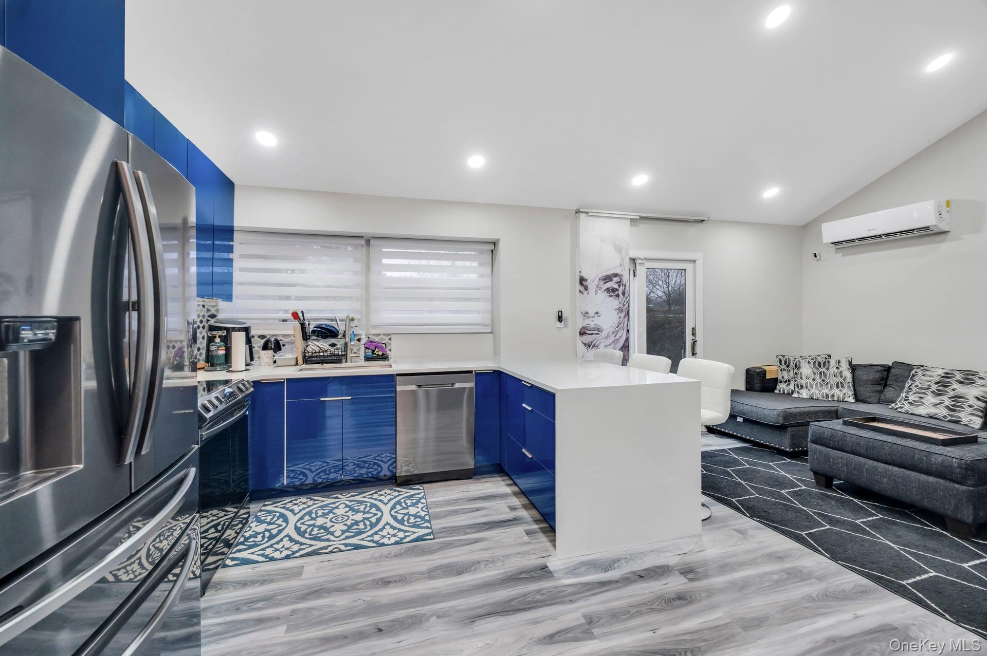 Bellport, New York, 11713, United States, 4 Bedrooms Bedrooms, ,2 BathroomsBathrooms,Residential,For Sale,2002038