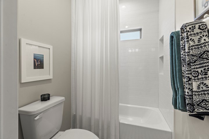 Lindale, Texas, 75771, United States, 3 Bedrooms Bedrooms, ,3 BathroomsBathrooms,Residential,For Sale,1938338