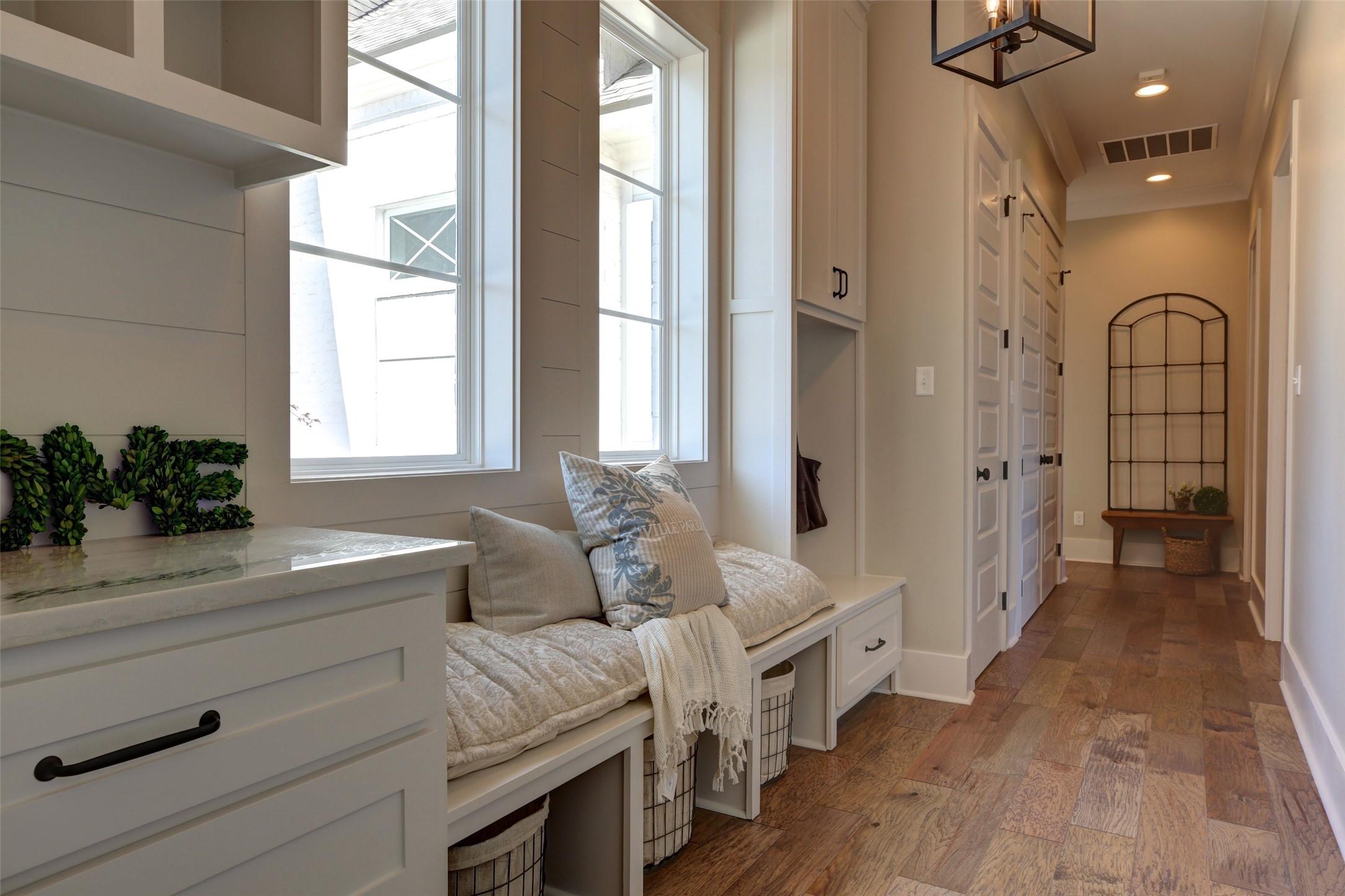 Shreveport, Louisiana, 71106, United States, 4 Bedrooms Bedrooms, ,4 BathroomsBathrooms,Residential,For Sale,1975373