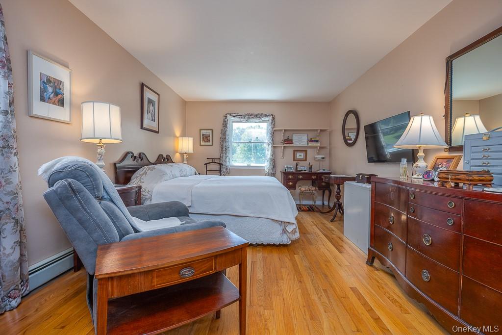 Stony Point, New York, 10980, United States, 5 Bedrooms Bedrooms, ,3 BathroomsBathrooms,Residential,For Sale,1918019