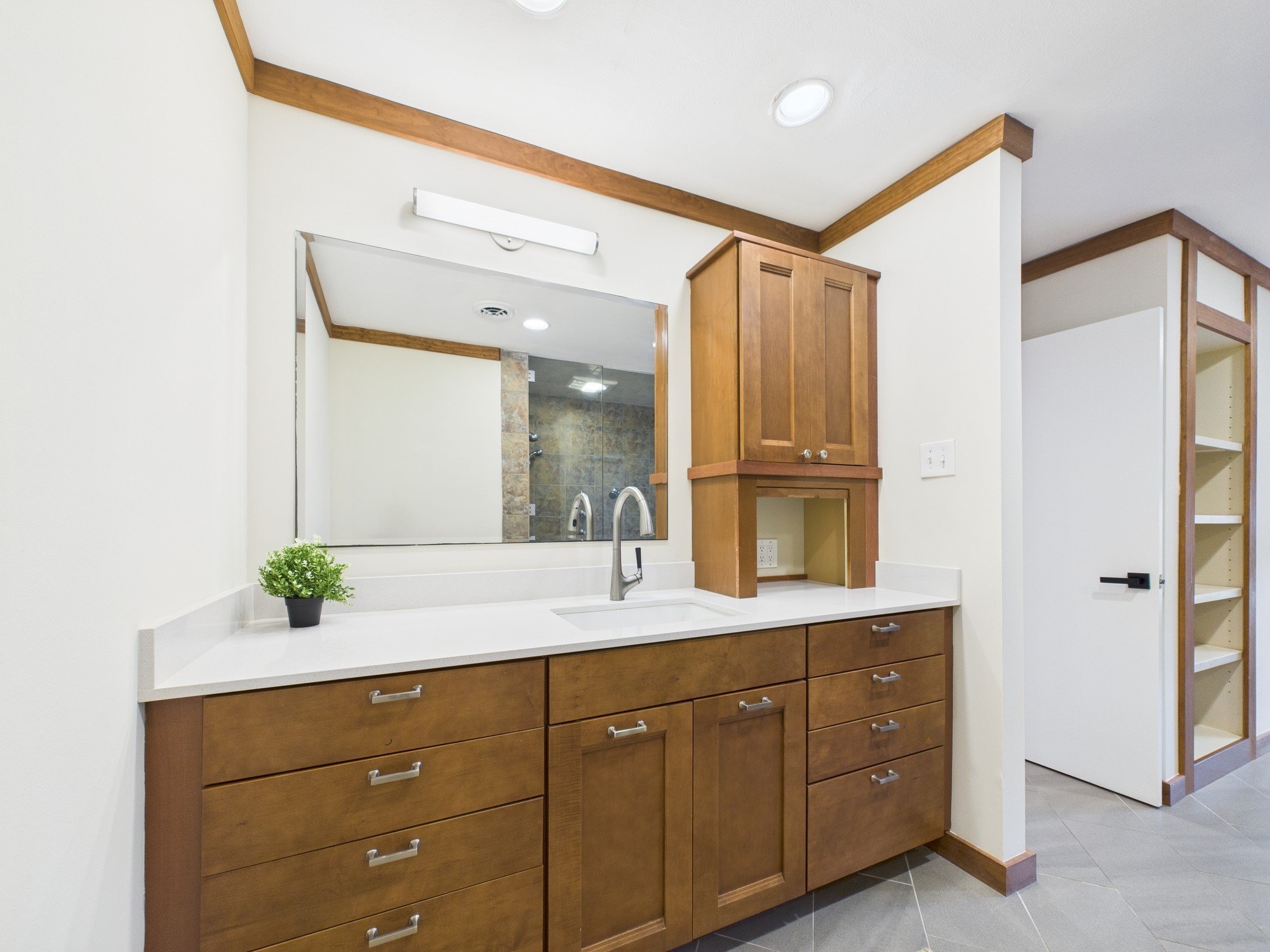 Houston, Texas, 77056, United States, 3 Bedrooms Bedrooms, ,3 BathroomsBathrooms,Residential,For Sale,1984170