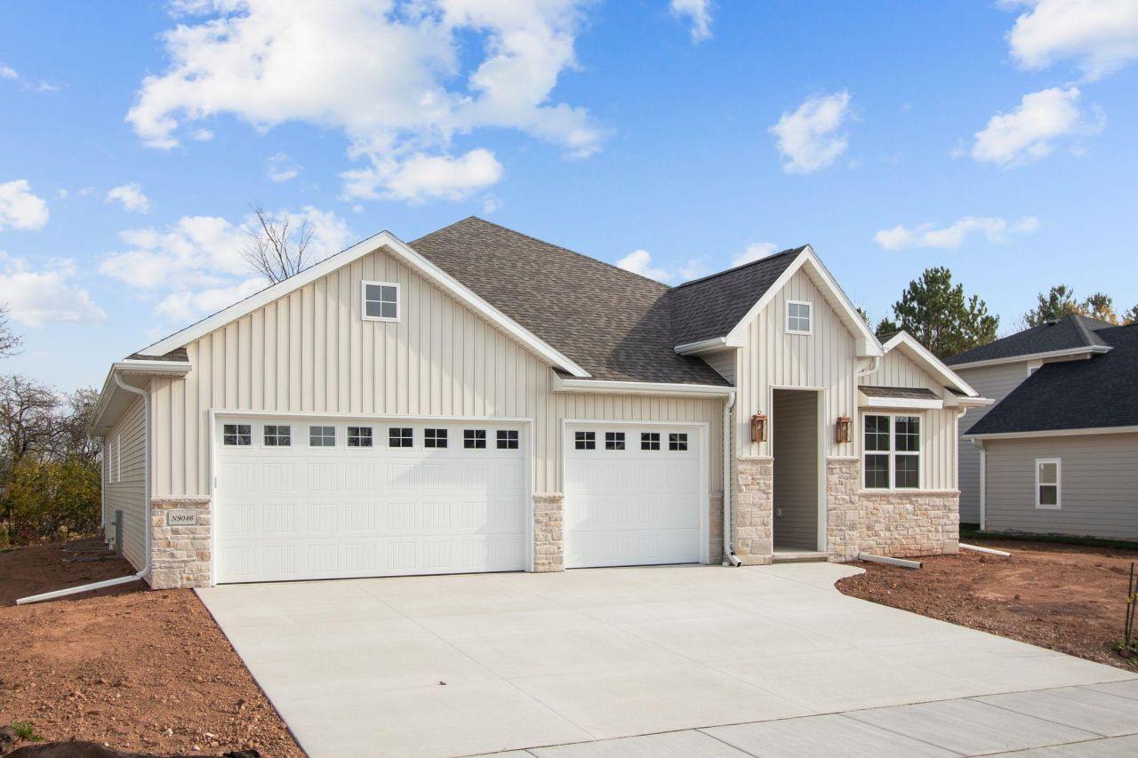 MENASHA, Wisconsin, 54952, United States, 5 Bedrooms Bedrooms, ,3 BathroomsBathrooms,Residential,For Sale,1793690