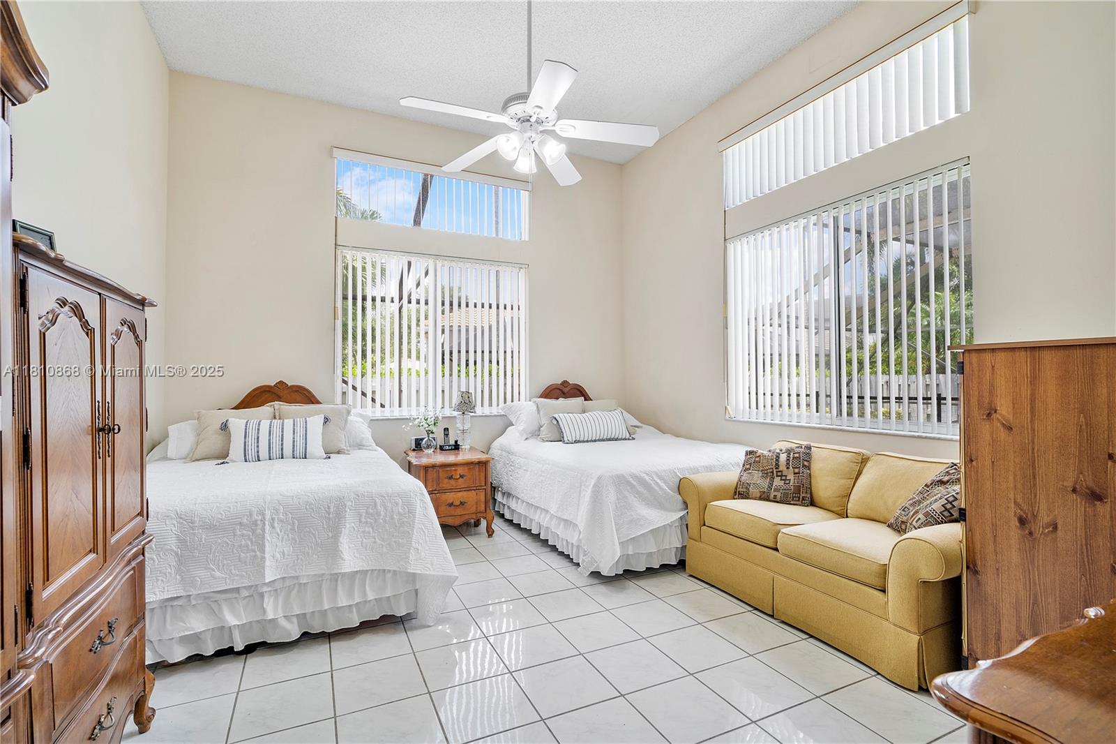 Weston, Florida, 33326, United States, 4 Bedrooms Bedrooms, ,3 BathroomsBathrooms,Residential,For Sale,1836929