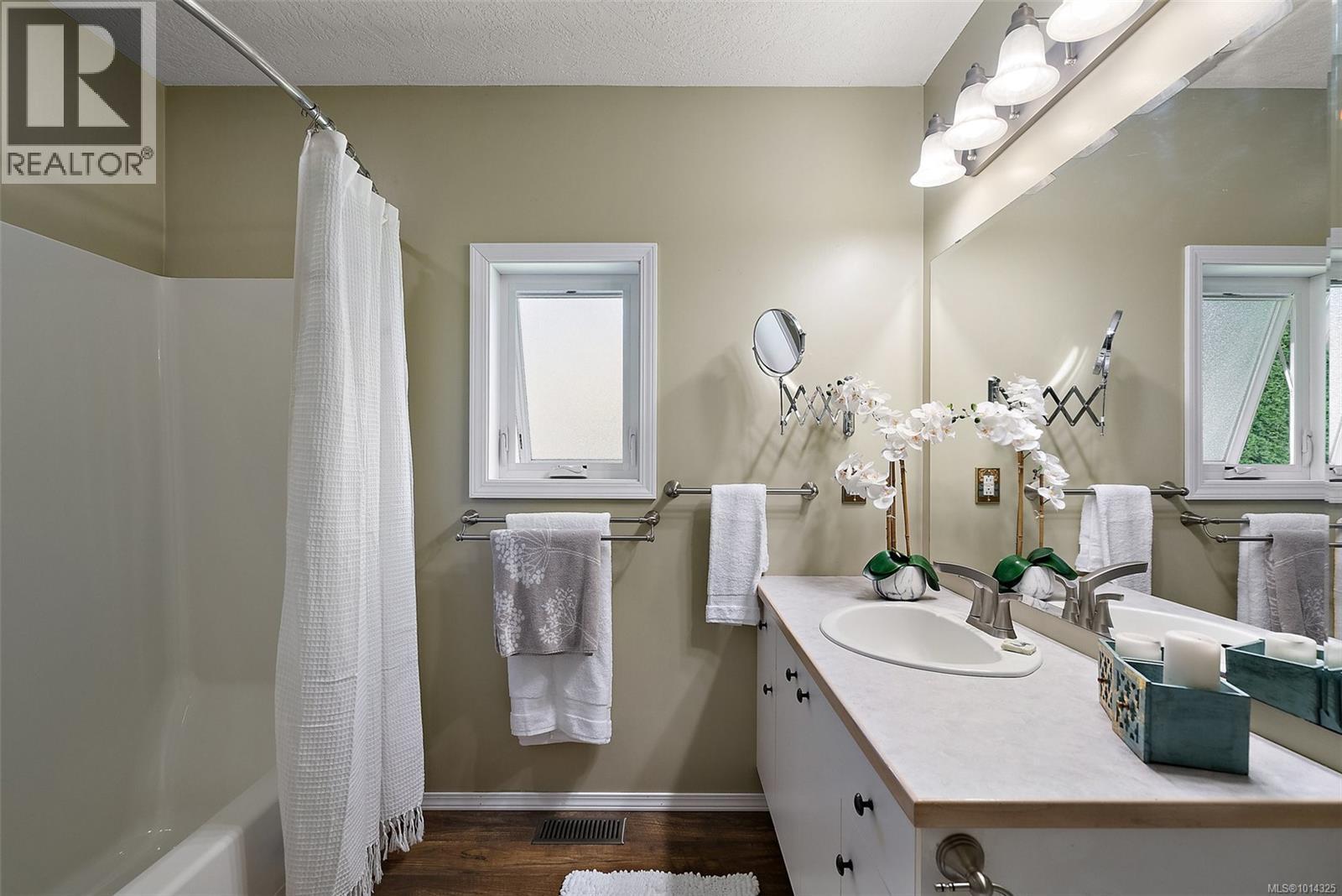 DUNCAN, British Columbia, V9L 5K8, CA, 3 Bedrooms Bedrooms, ,2 BathroomsBathrooms,Residential,For Sale,1950422
