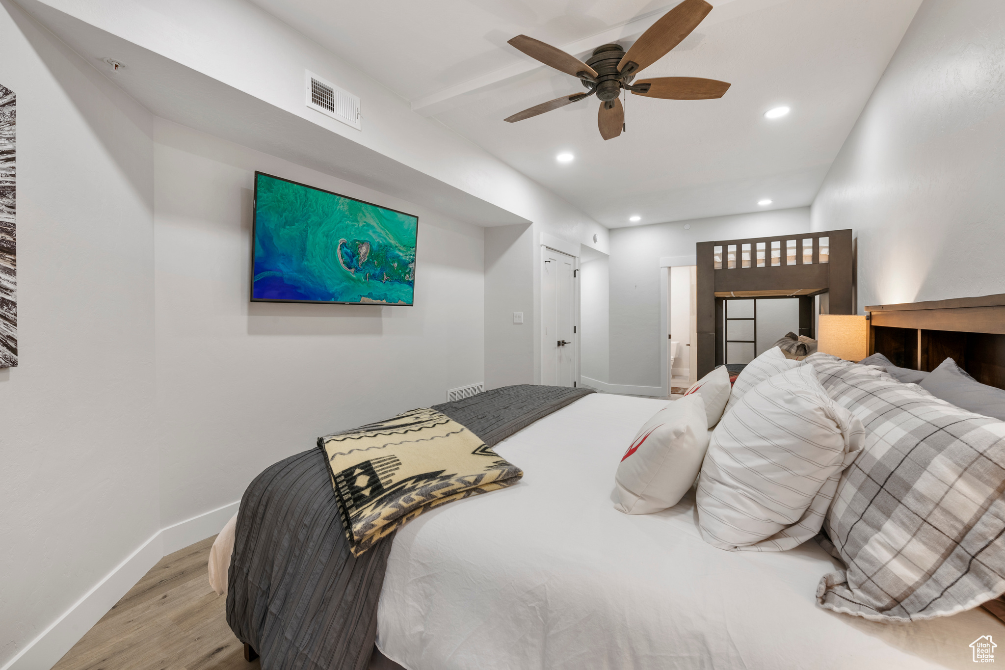 Park City, Utah, 84060, United States, 2 Bedrooms Bedrooms, ,3 BathroomsBathrooms,Residential,For Sale,1900952