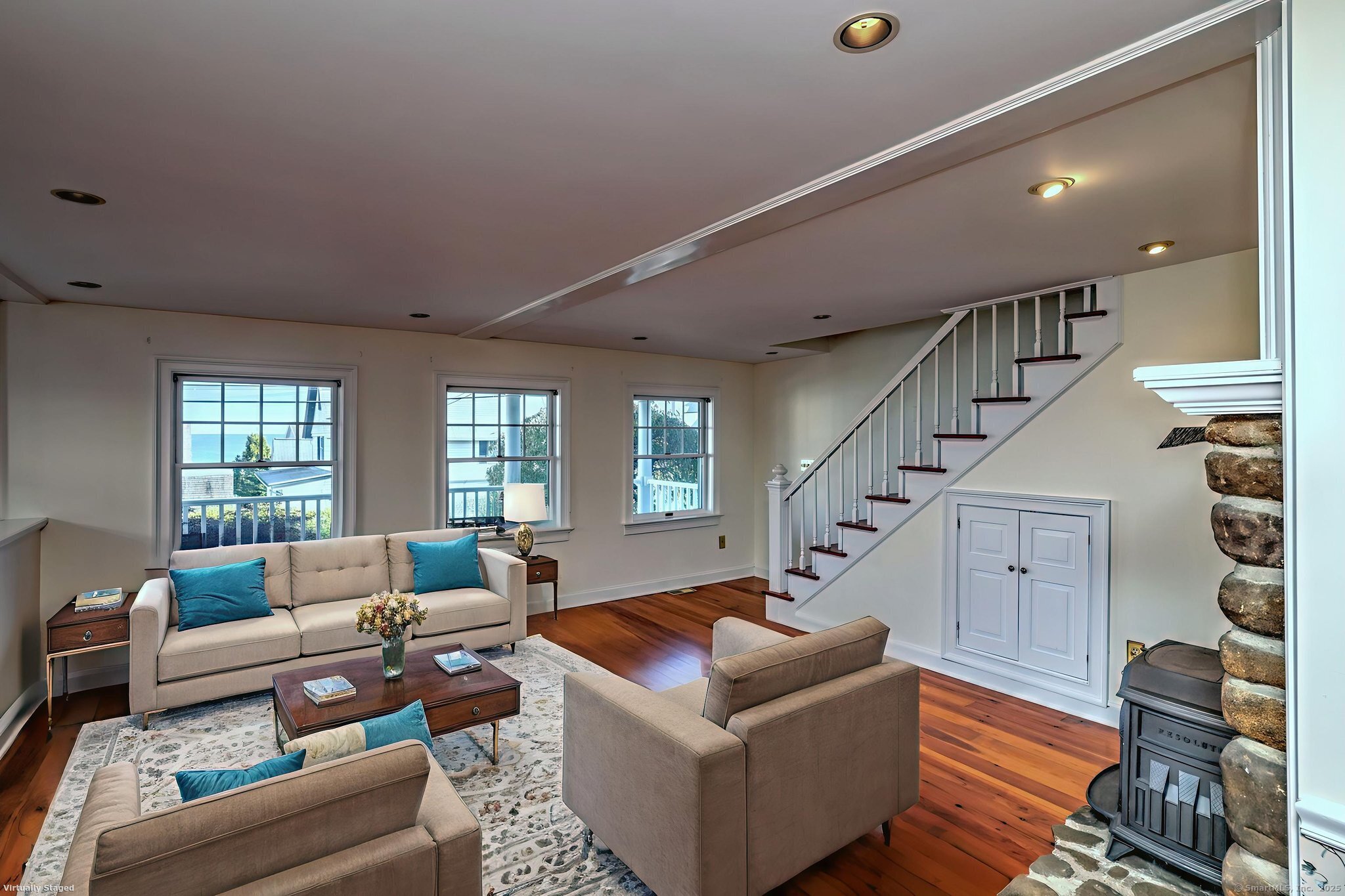 Milford, Connecticut, 06460, United States, 2 Bedrooms Bedrooms, ,2 BathroomsBathrooms,Residential,For Sale,1987873