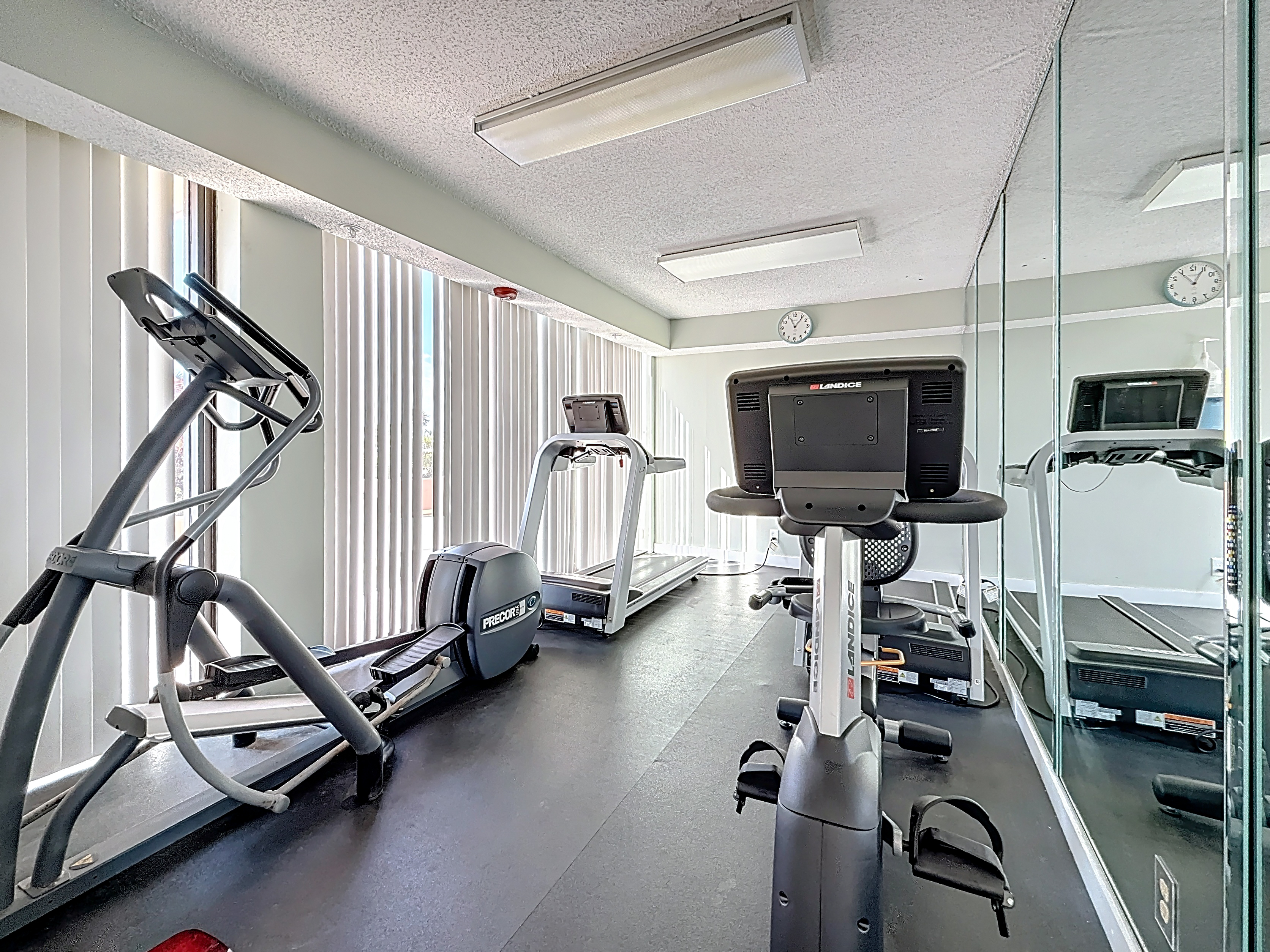 Treasure Island, Florida, 33706, United States, 3 Bedrooms Bedrooms, ,3 BathroomsBathrooms,Residential,For Sale,1983307