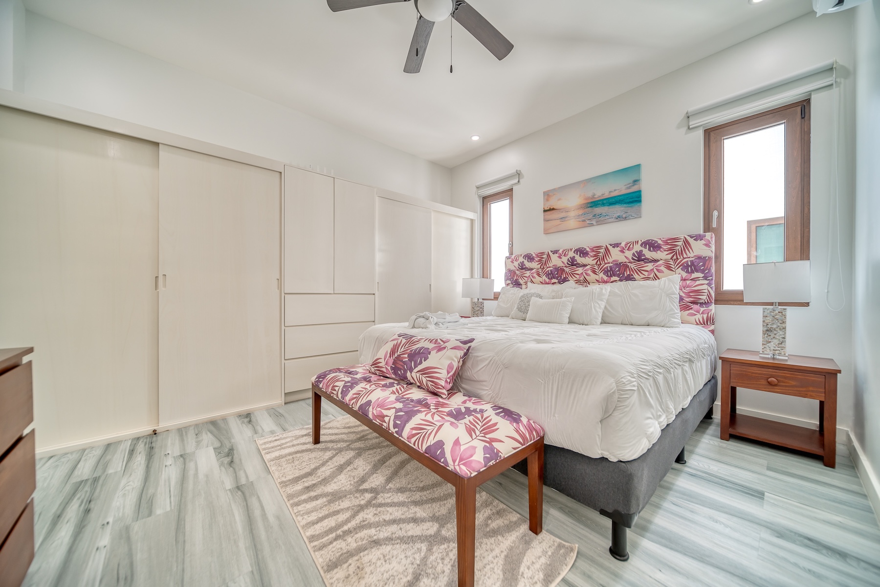  Top Floor Condo at Acqua di Mare, West Bay - 物件實景