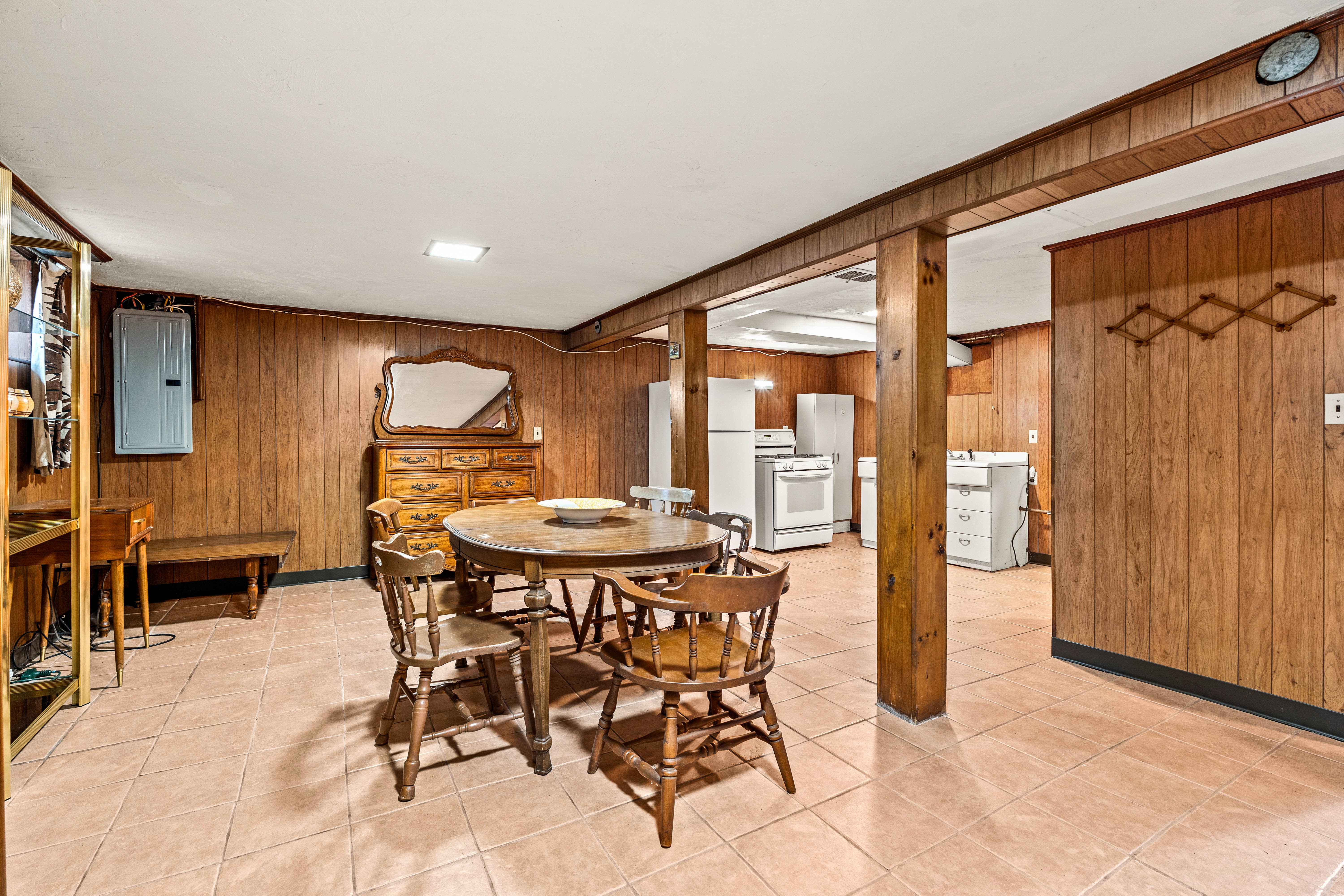  11 Arnold Road, Peabody, MA, 01960 - 物件實景