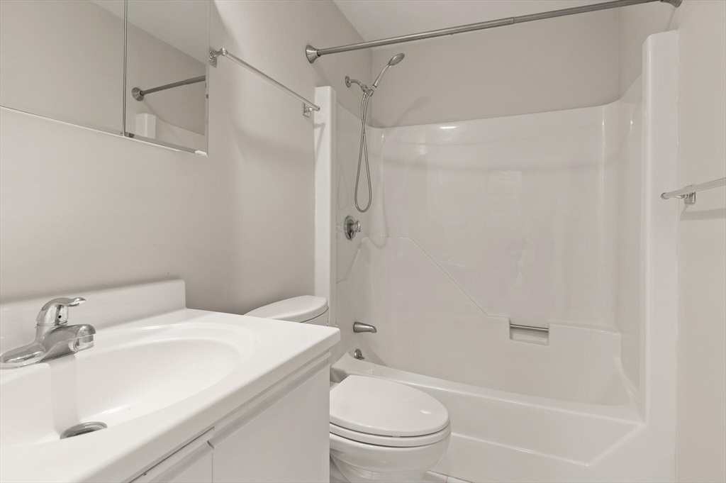 Medford, Massachusetts, 02155, United States, 2 Bedrooms Bedrooms, ,2 BathroomsBathrooms,Residential,For Sale,1934966