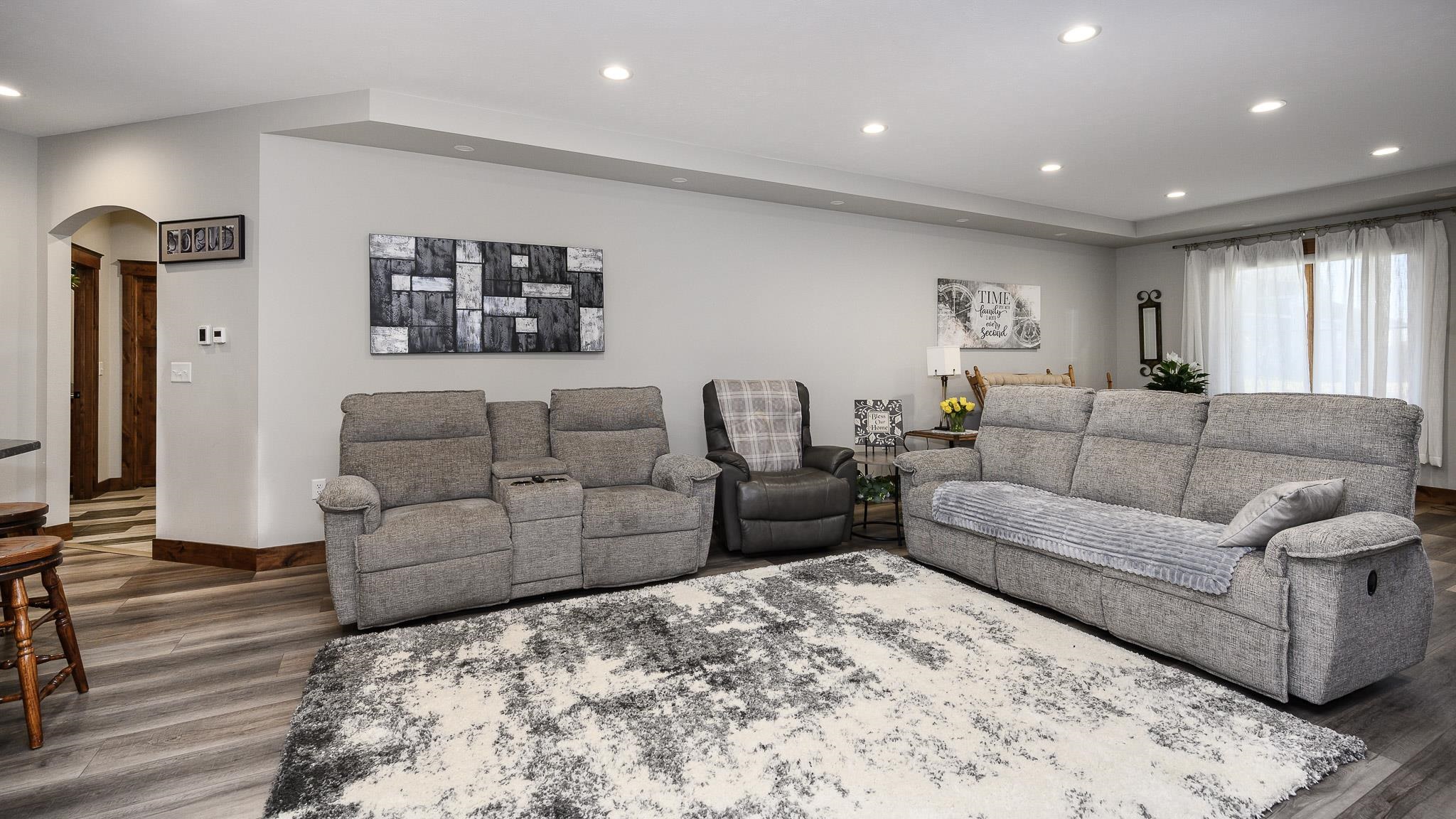 Bismarck, North Dakota, 58503, United States, 3 Bedrooms Bedrooms, ,2 BathroomsBathrooms,Residential,For Sale,1995380