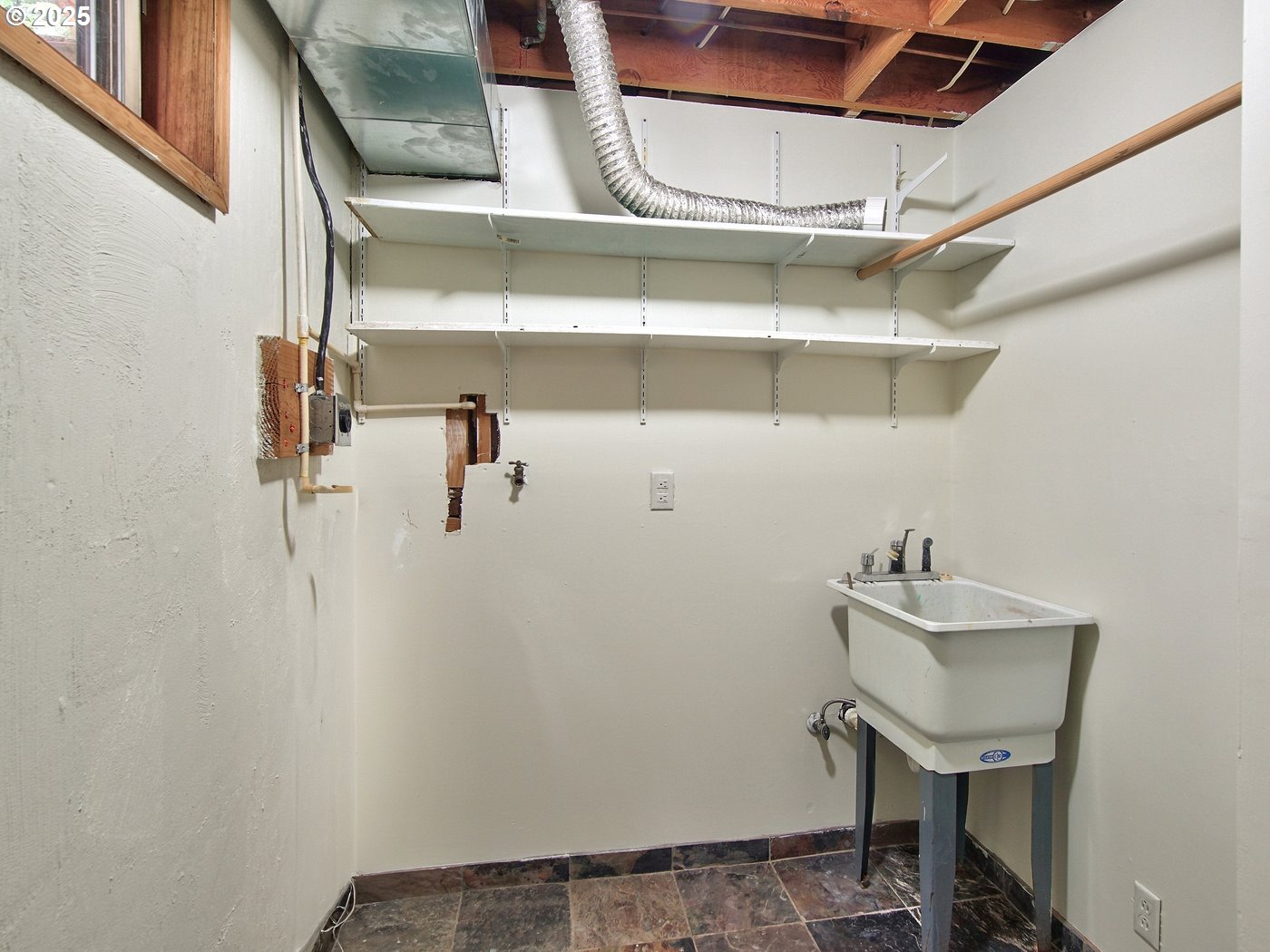 Lincolncity, Oregon, 97367, United States, 3 Bedrooms Bedrooms, ,2 BathroomsBathrooms,Residential,For Sale,1982417