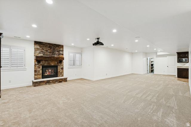 Kaysville, Utah, 84037, United States, 5 Bedrooms Bedrooms, ,4 BathroomsBathrooms,Residential,For Sale,1987115