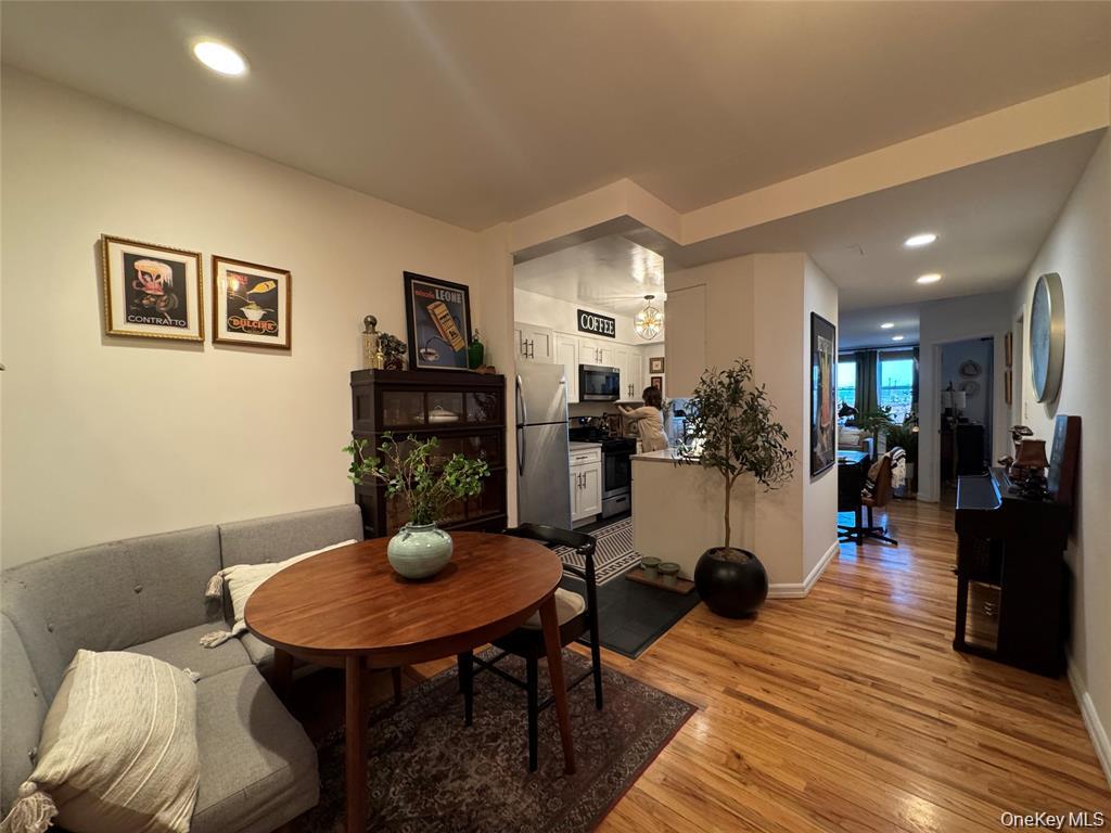 Long Beach, New York, 11561, United States, 2 Bedrooms Bedrooms, ,2 BathroomsBathrooms,Residential,For Sale,1919888