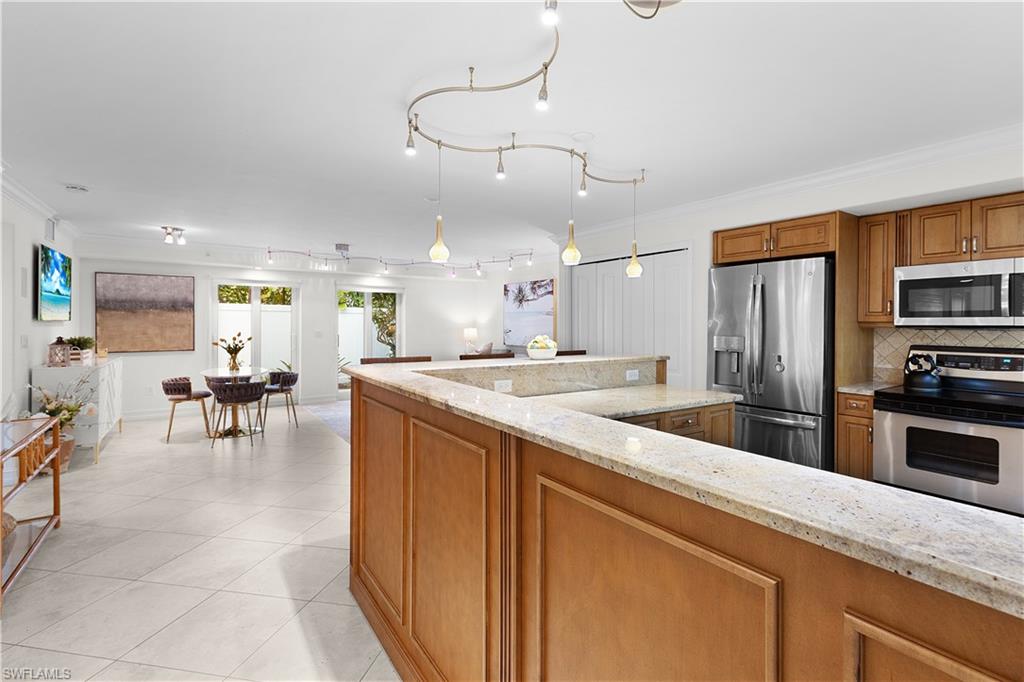 Naples, Florida, 34102, United States, 2 Bedrooms Bedrooms, ,2 BathroomsBathrooms,Residential,For Sale,1987994