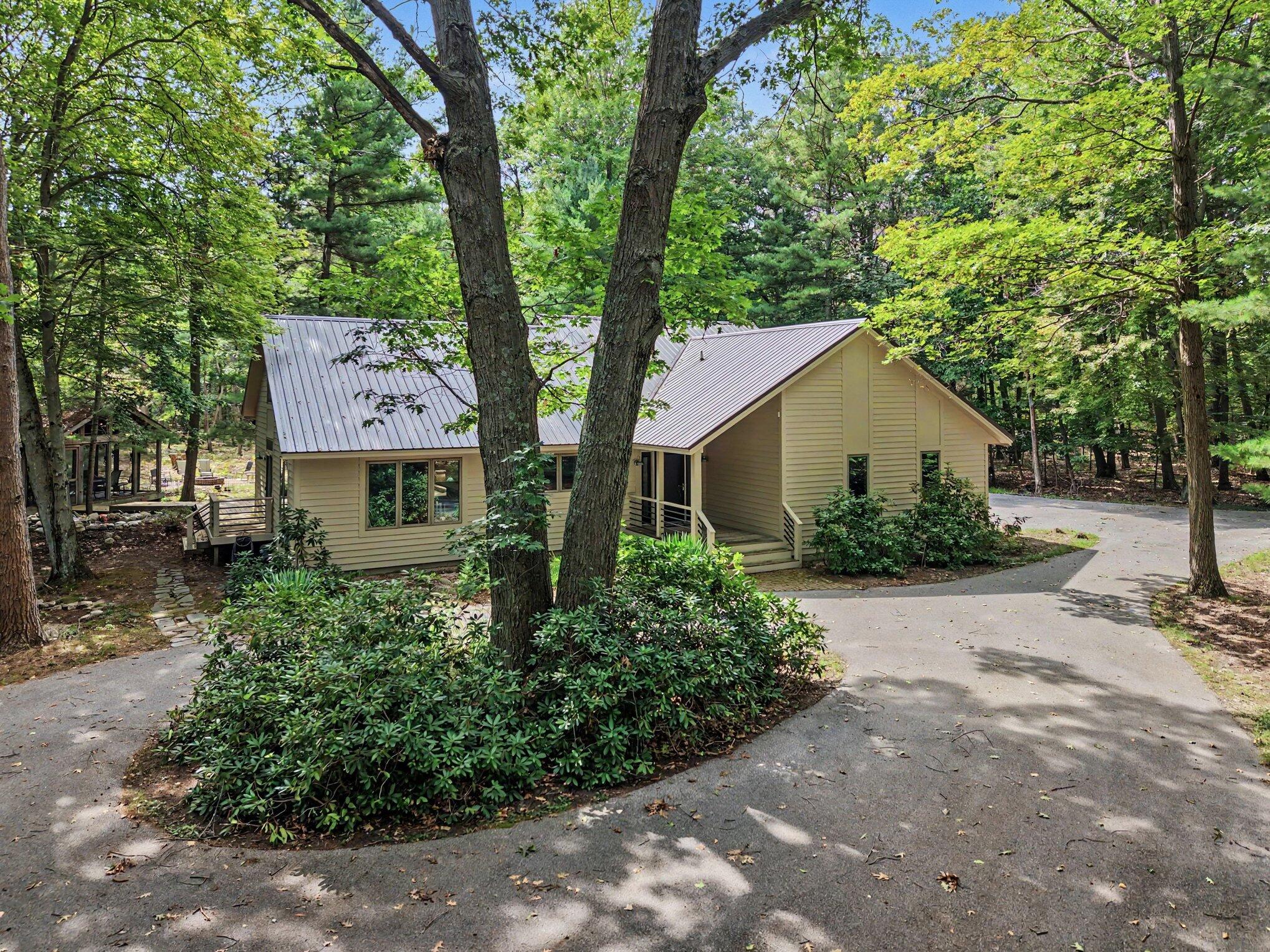 Sternberg Rd, Norton Shores, MI 49441