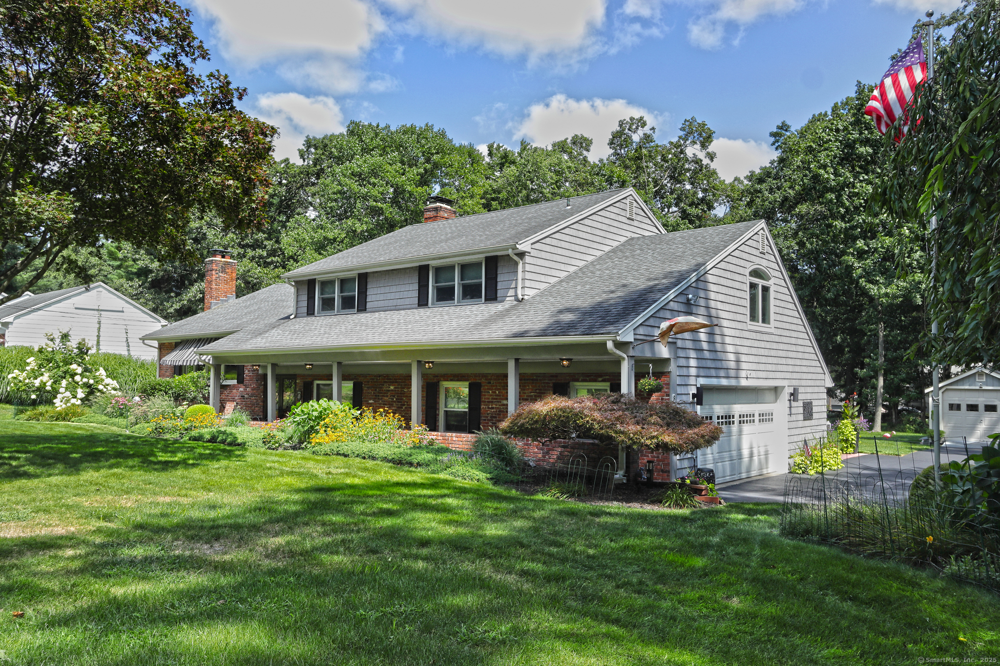 Orange, Connecticut, 06477, United States, 3 Bedrooms Bedrooms, ,3 BathroomsBathrooms,Residential,For Sale,1911286