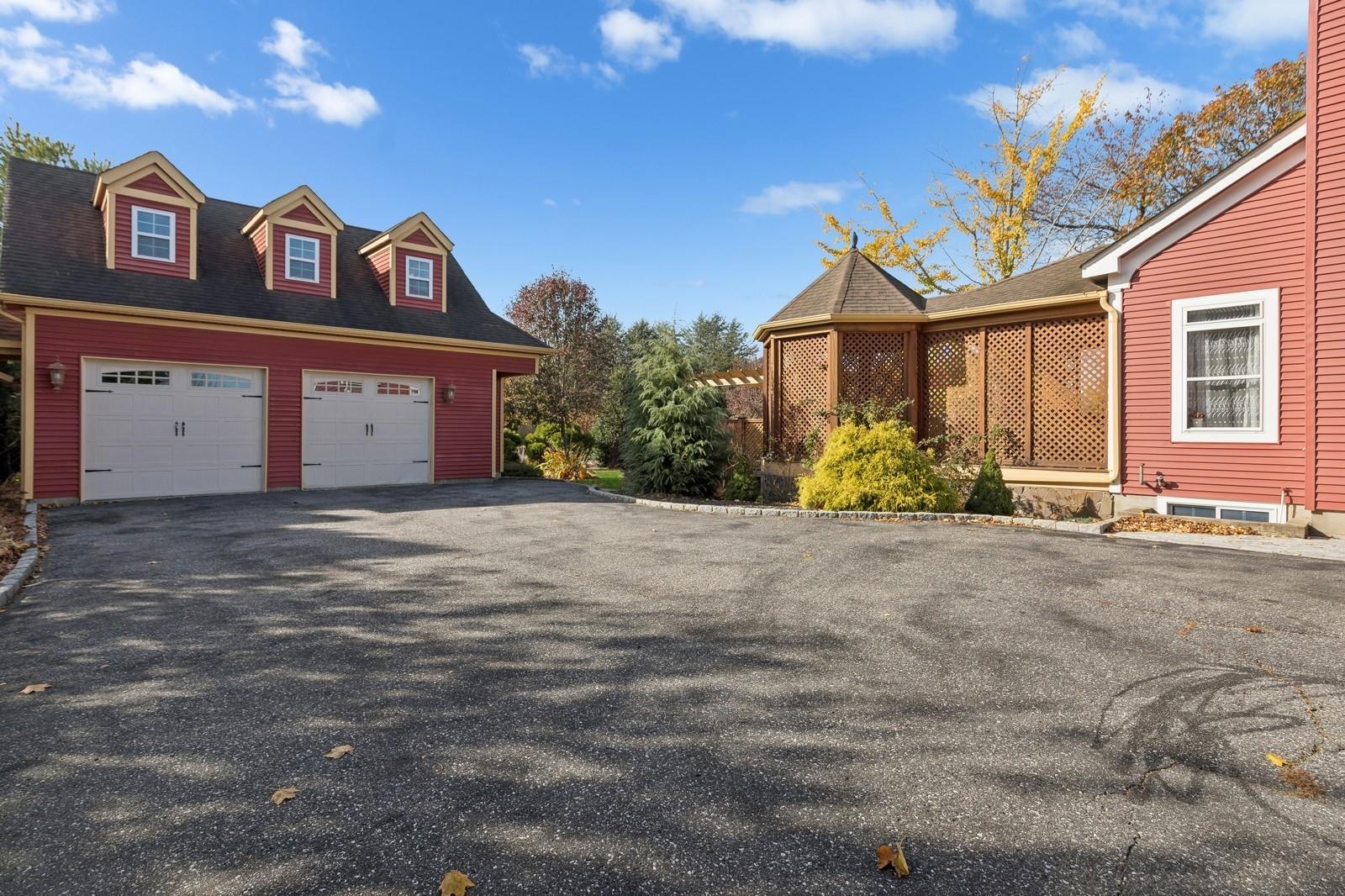 Aquebogue, New York, 11931, United States, 4 Bedrooms Bedrooms, ,3 BathroomsBathrooms,Residential,For Sale,1838532
