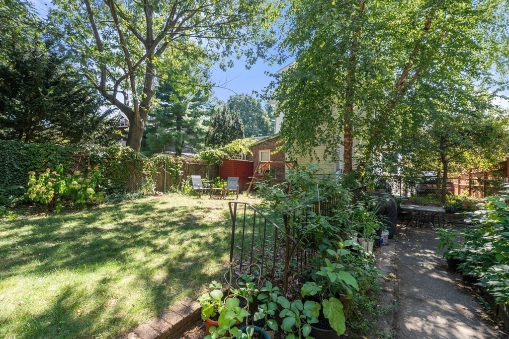 Cambridge, Massachusetts, 02139, United States, 5 Bedrooms Bedrooms, ,3 BathroomsBathrooms,Residential,For Sale,1939167