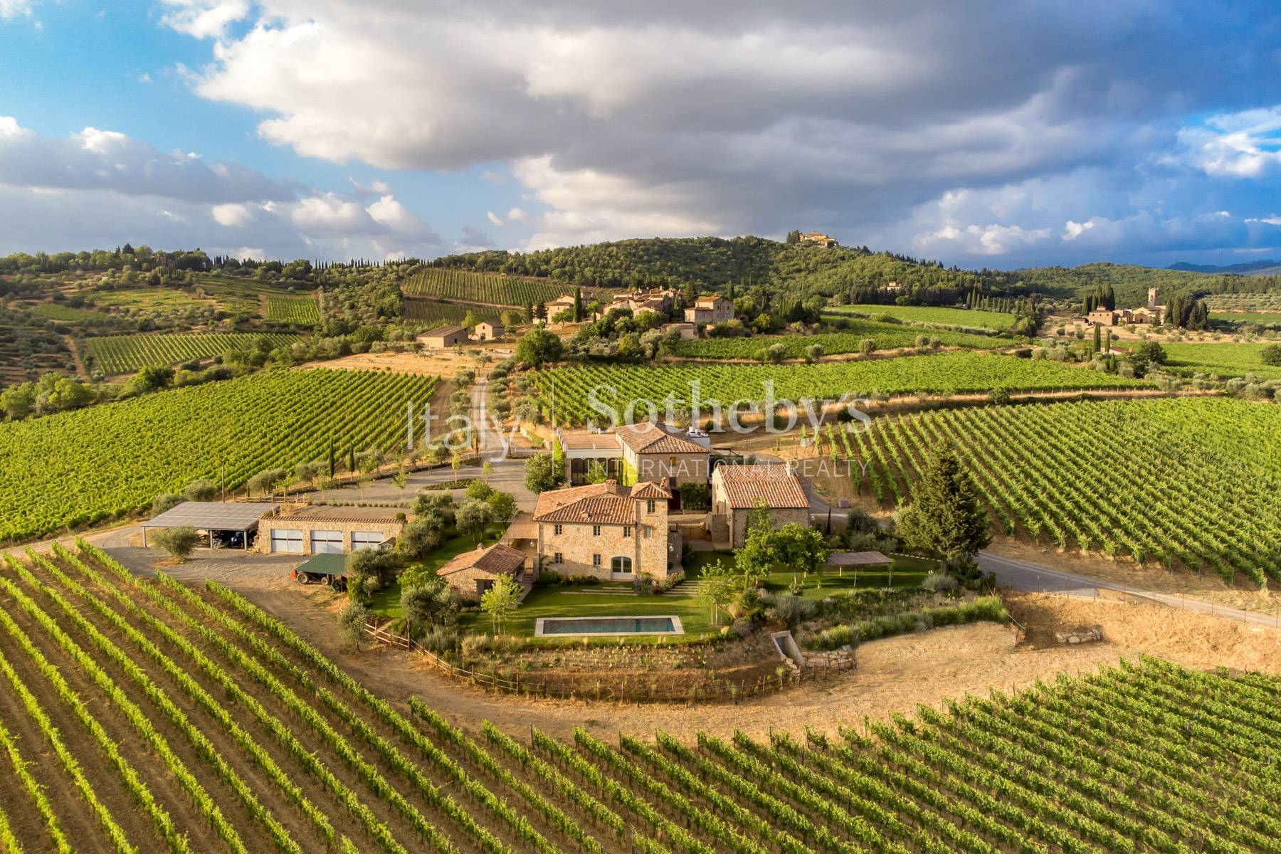  A prestigious wine estate with villa, pool and church - 物件實景