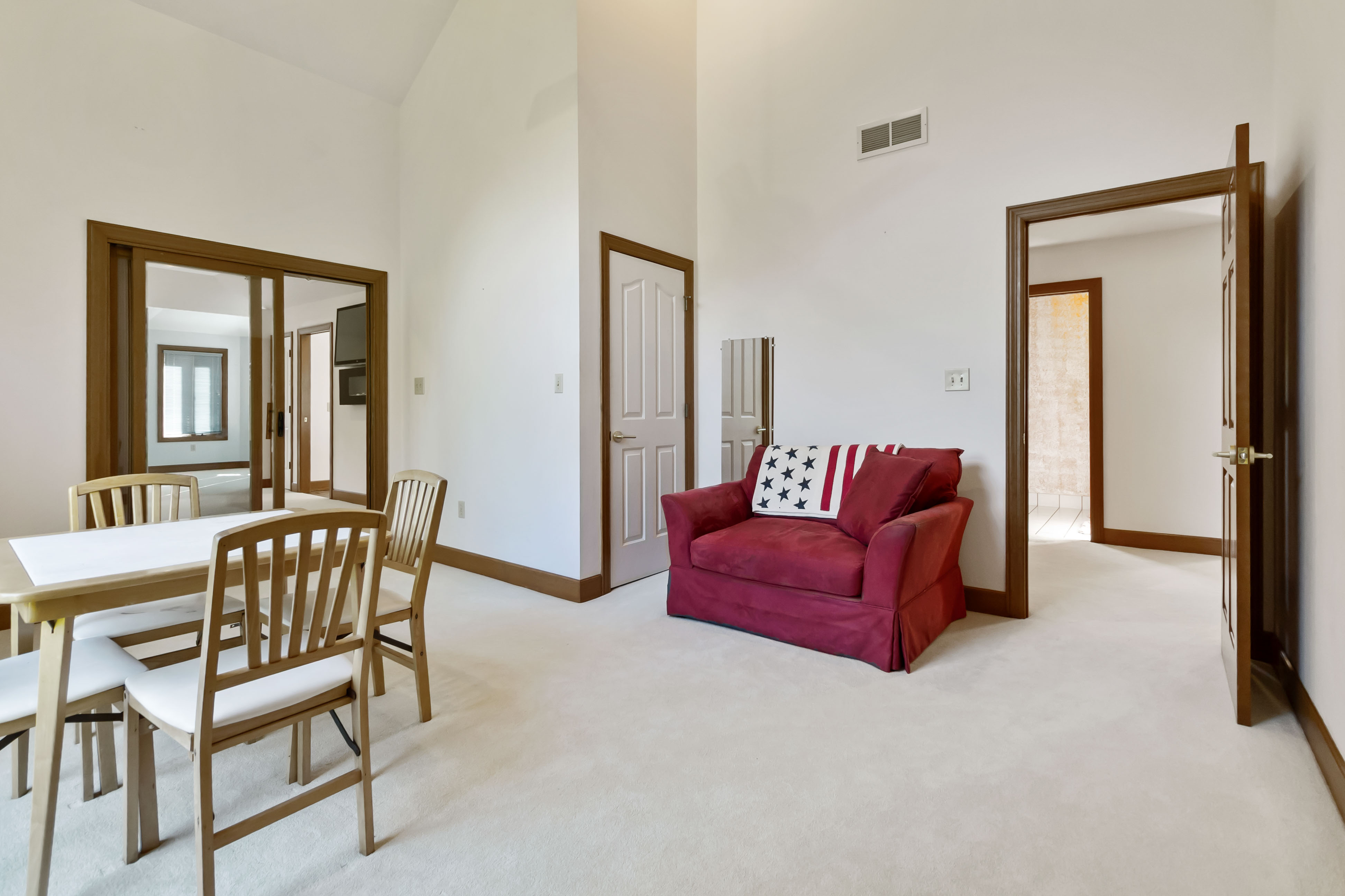 Somerset, Kentucky, 42501, United States, 4 Bedrooms Bedrooms, ,3 BathroomsBathrooms,Residential,For Sale,1980491