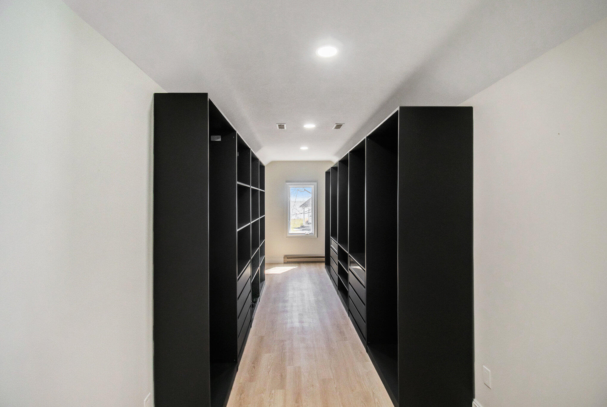 Newport, Michigan, 48166, United States, 4 Bedrooms Bedrooms, ,4 BathroomsBathrooms,Residential,For Sale,1765841