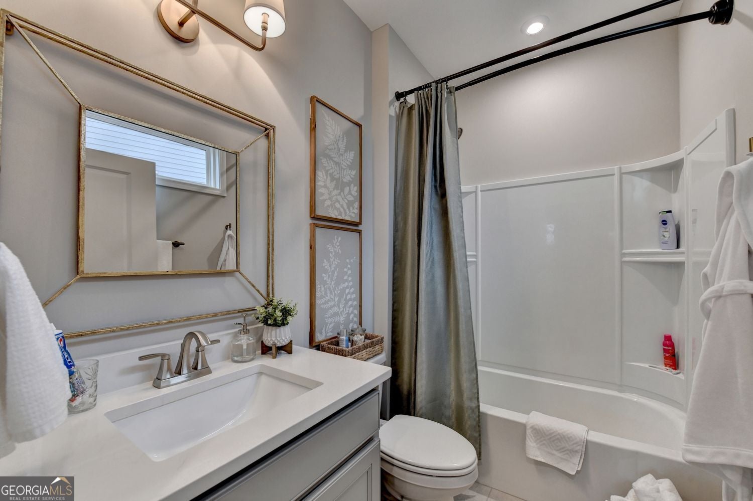 Greensboro, Georgia, 30642, United States, 2 Bedrooms Bedrooms, ,3 BathroomsBathrooms,Residential,For Sale,2017399