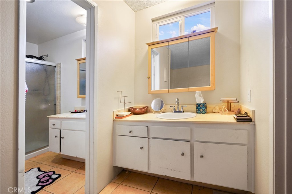 West Hills, California, 91307, United States, ,Residential,For Sale,1999055