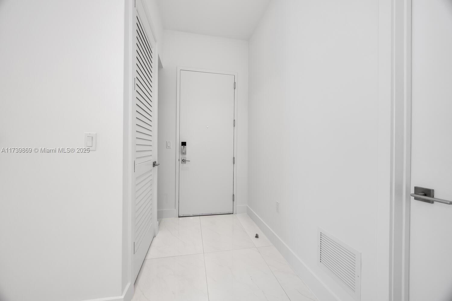 Coral Gables, Florida, 33146, United States, 1 Bedroom Bedrooms, ,1 BathroomBathrooms,Residential,For Sale,1934394