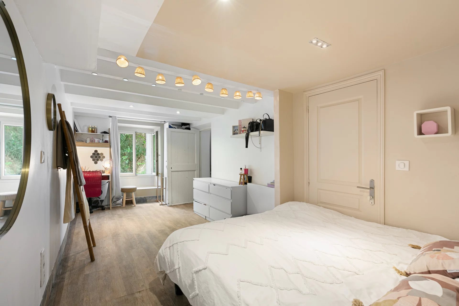 Antibes, Provence-Alpes-Côte d’Azur, 06600, FR, 4 Bedrooms Bedrooms, ,2 BathroomsBathrooms,Residential,For Sale,1857419