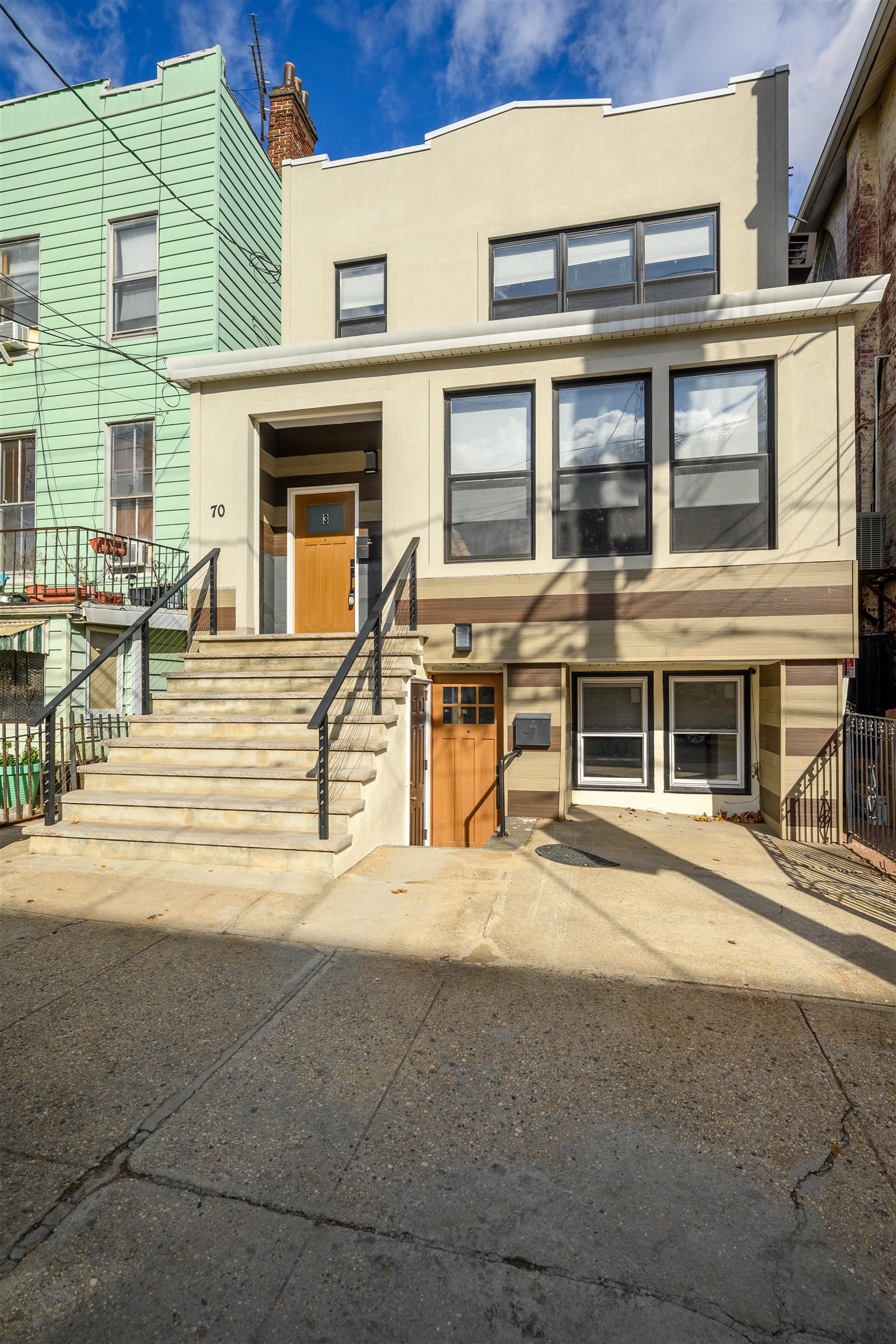 Jersey City, New Jersey, 07307, United States, 3 Bedrooms Bedrooms, ,2 BathroomsBathrooms,Residential,For Sale,1996189