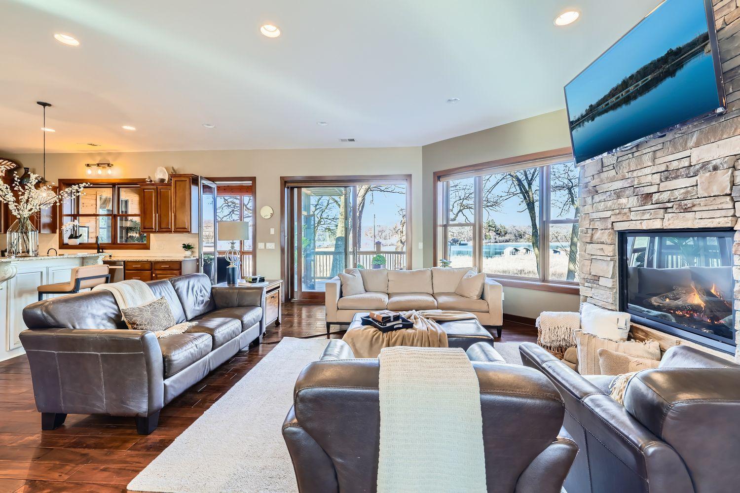 Deephaven, Minnesota, 55331, United States, 4 Bedrooms Bedrooms, ,5 BathroomsBathrooms,Residential,For Sale,1950971