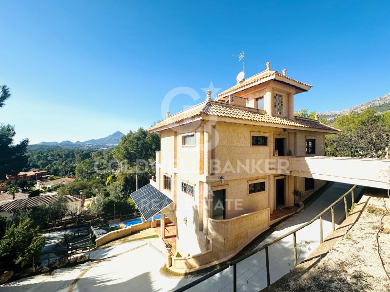 Alicante, Altea, Altea Pueblo Alicante, Altea, Alt, Altea, Comunidad Valenciana, ES, 4 Bedrooms Bedrooms, ,4 BathroomsBathrooms,Residential,For Sale,Alicante, Altea, Altea Pueblo Alicante, Altea, Alt,1675140