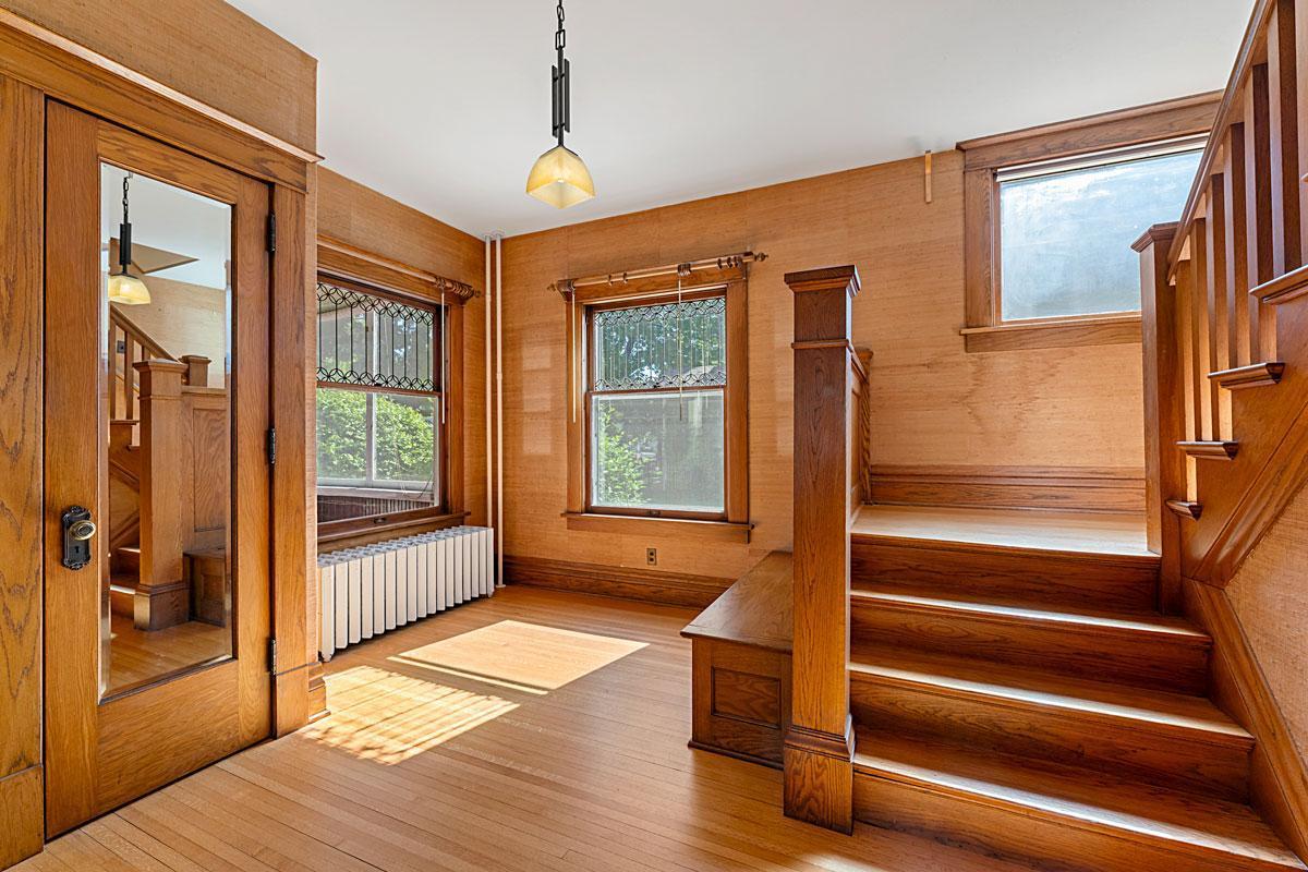 Northfield, Minnesota, 55057, United States, 5 Bedrooms Bedrooms, ,1 BathroomBathrooms,Residential,For Sale,1984283