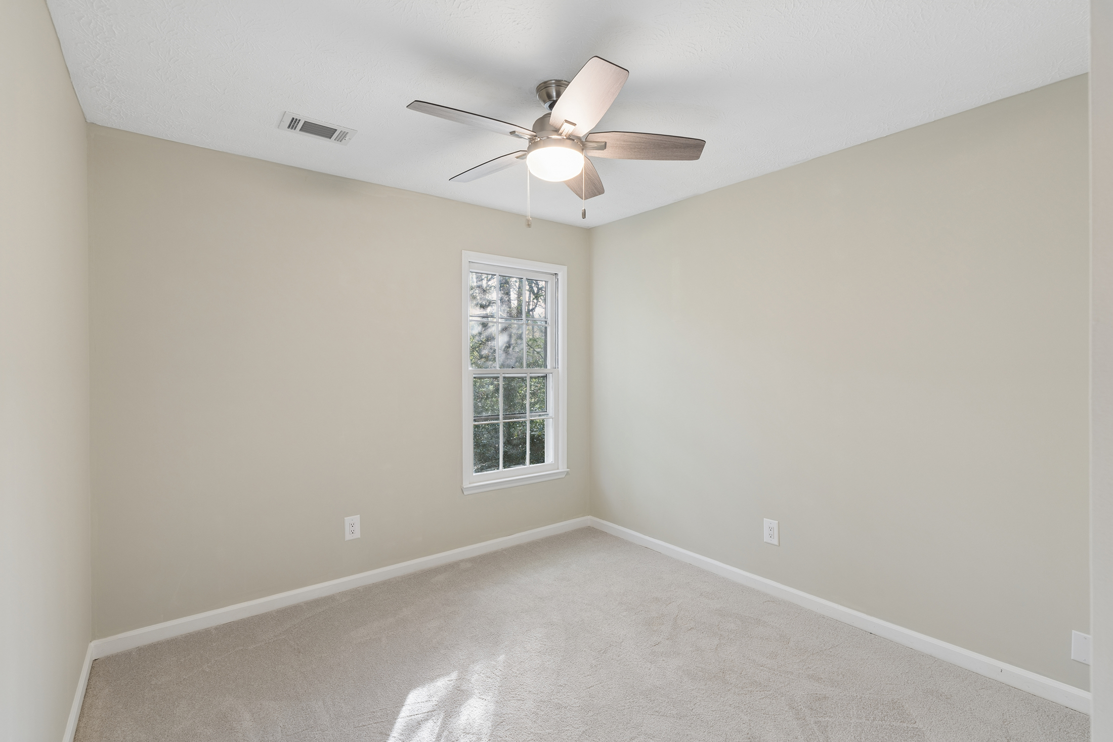  Tree-Lined Traditional in Sought-After Brookwood School District - 物件實景