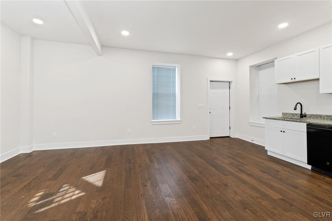 Allentown City, Pennsylvania, 18109, United States, 5 Bedrooms Bedrooms, ,5 BathroomsBathrooms,Residential,For Sale,1759200