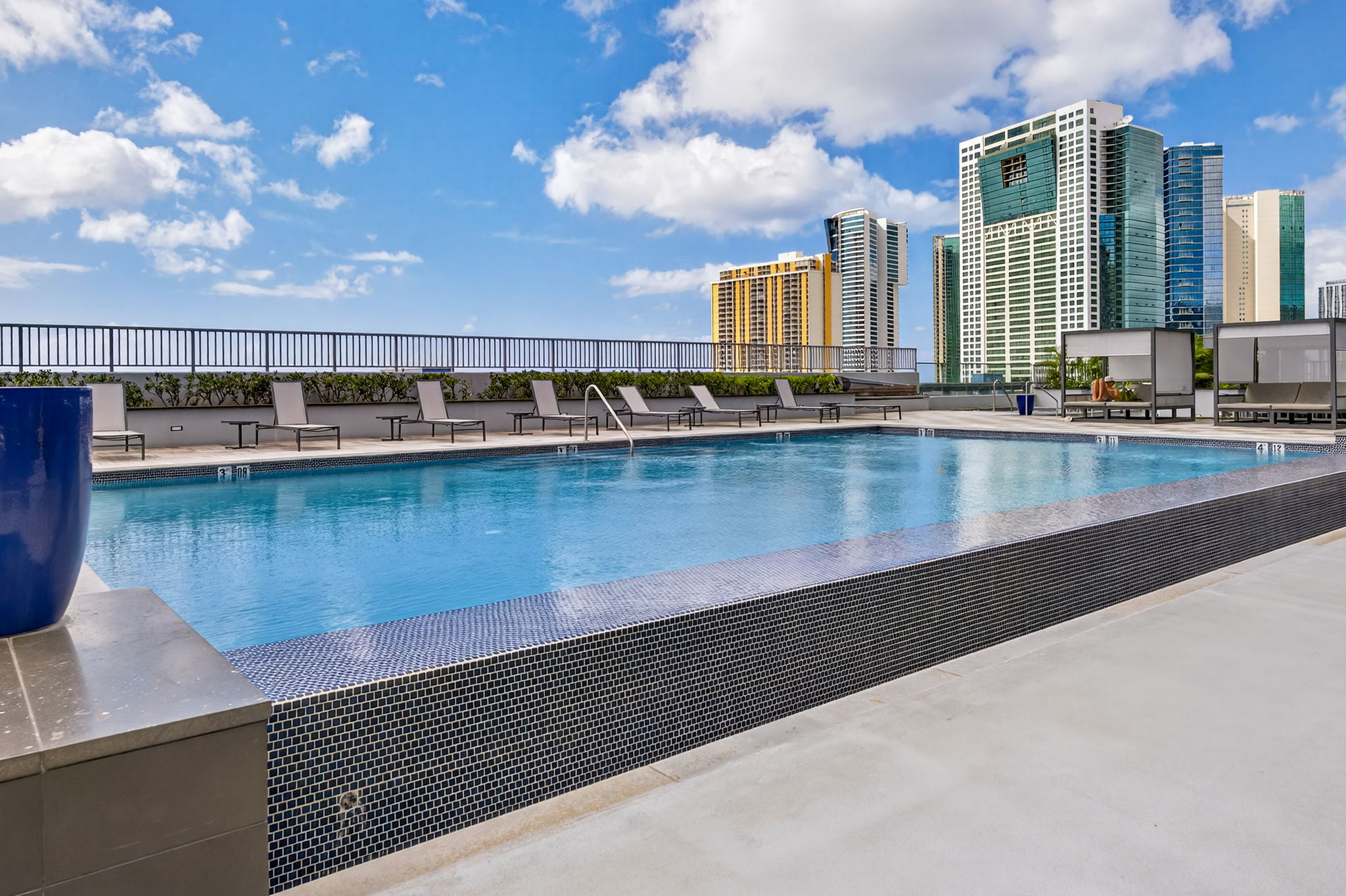 Honolulu, Hawaii, 96814, United States, 2 Bedrooms Bedrooms, ,2 BathroomsBathrooms,Residential,For Sale,1990475