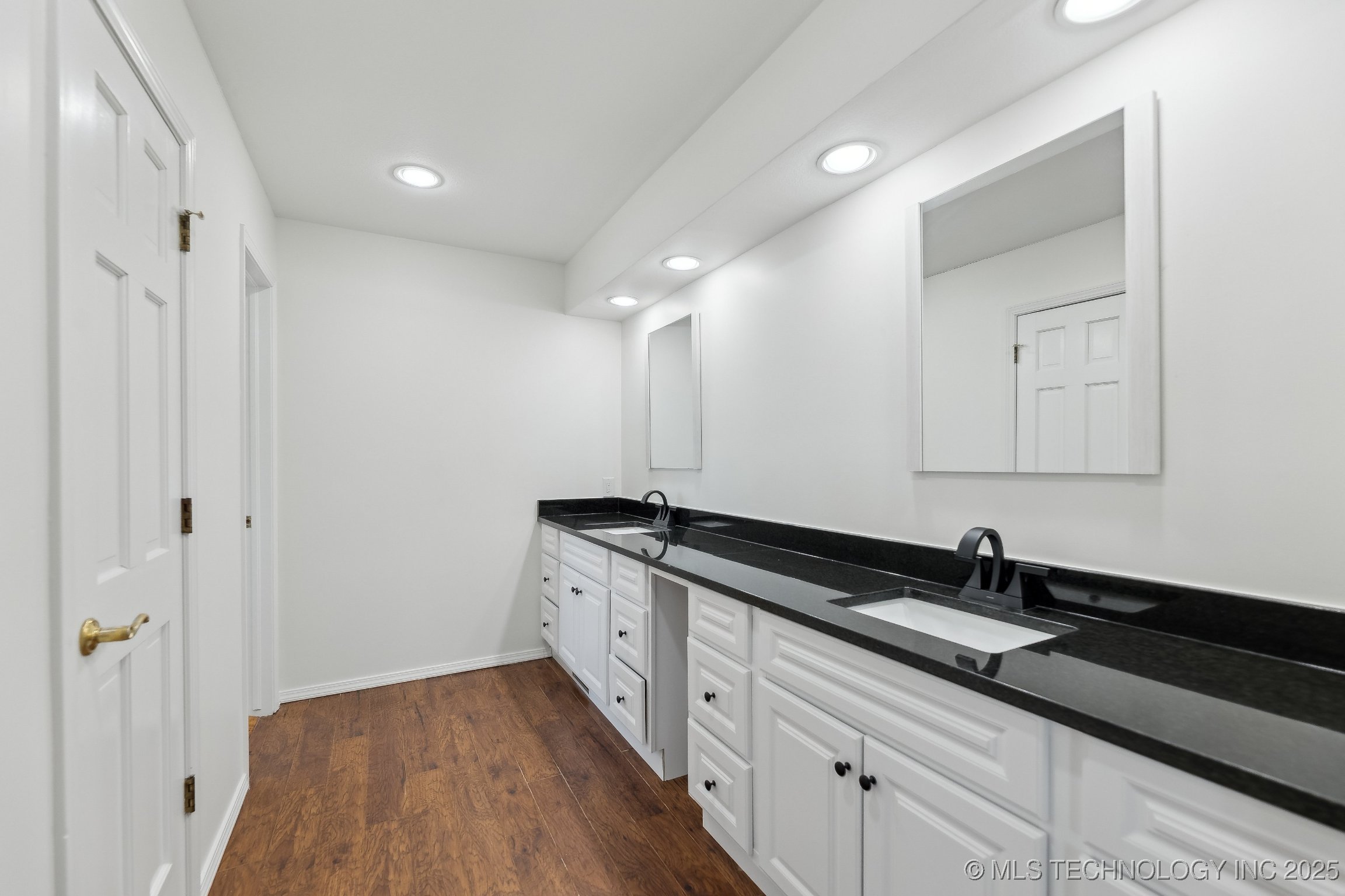 Sand Springs, Oklahoma, 74063, United States, 3 Bedrooms Bedrooms, ,3 BathroomsBathrooms,Residential,For Sale,1901465