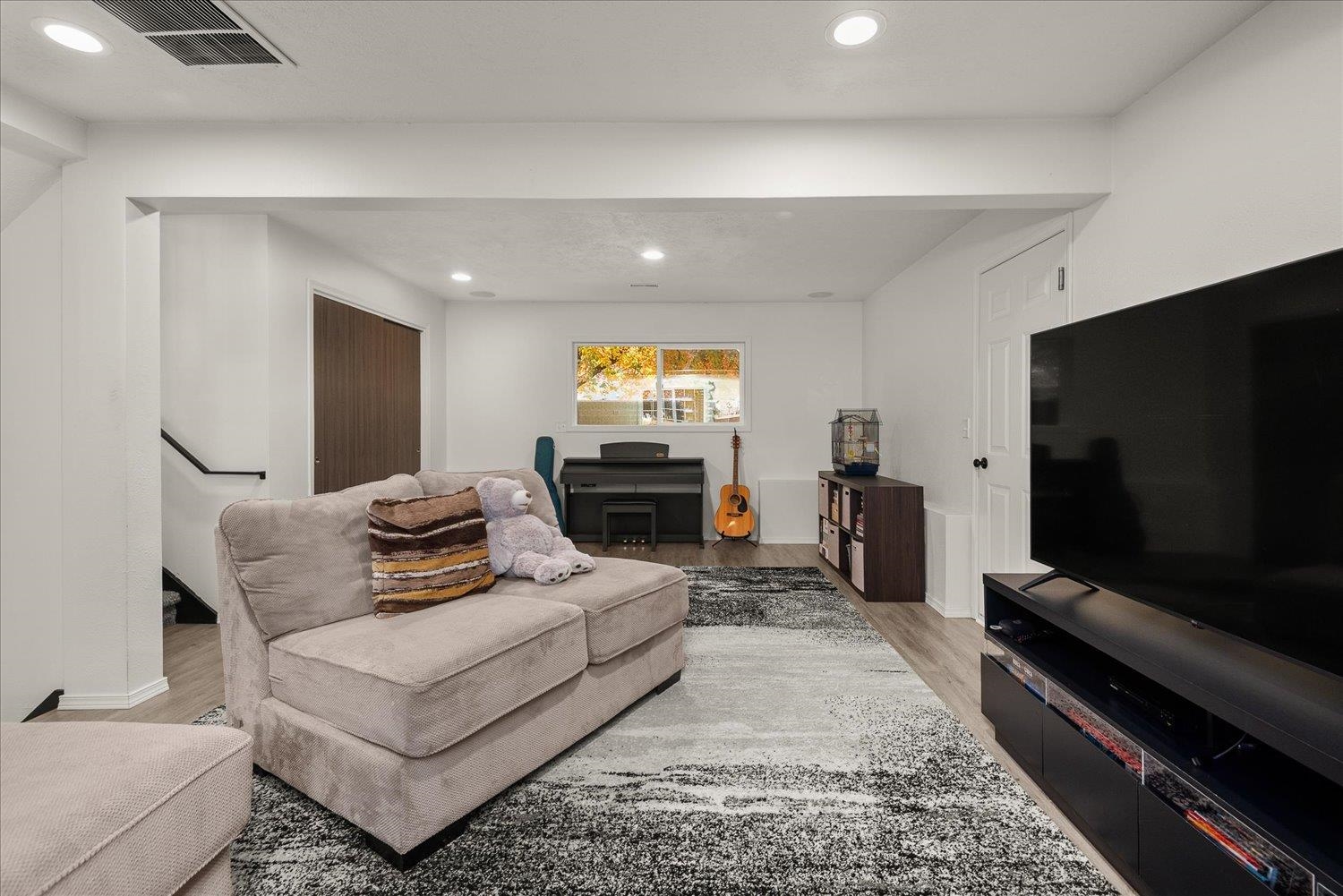 Spokane Valley, Washington, 99216, United States, 4 Bedrooms Bedrooms, ,3 BathroomsBathrooms,Residential,For Sale,1984886