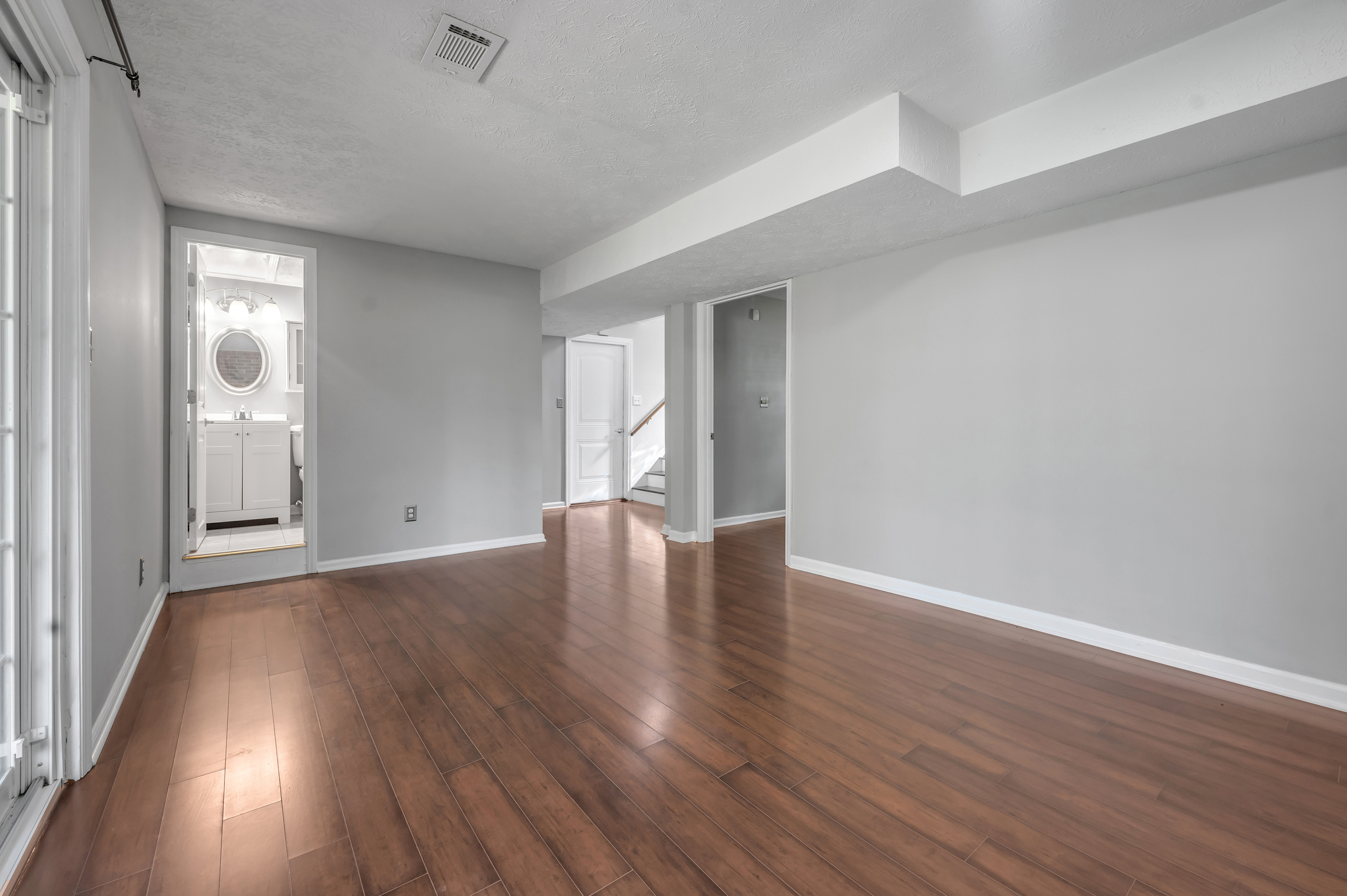  568 Merrimac Drive - 物件實景
