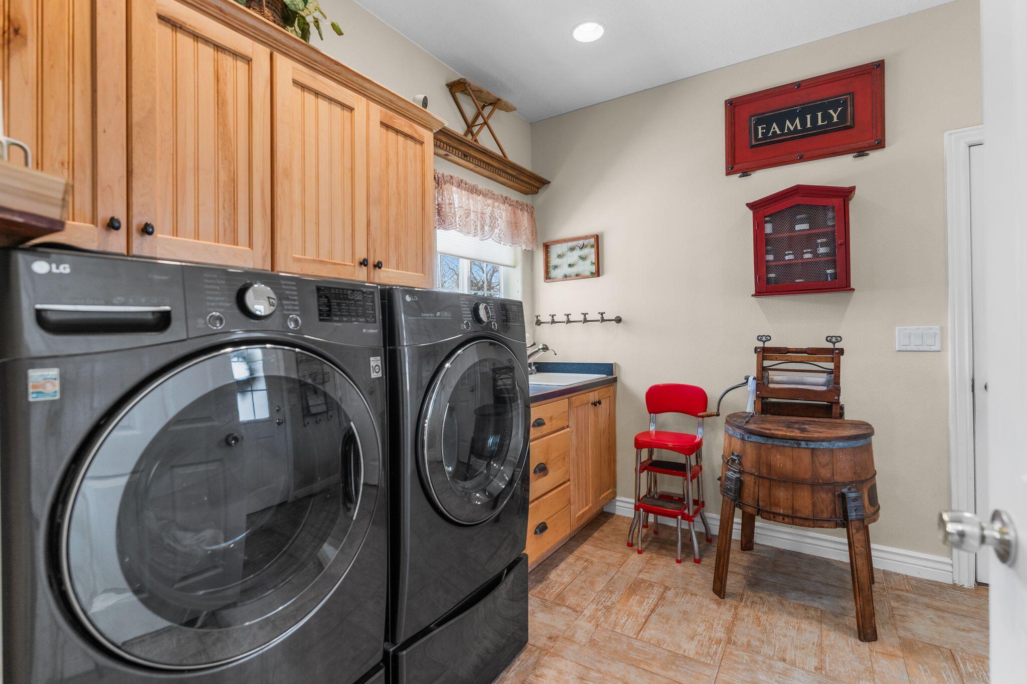 New Harmony, Utah, 84757, United States, 4 Bedrooms Bedrooms, ,4 BathroomsBathrooms,Residential,For Sale,1763524