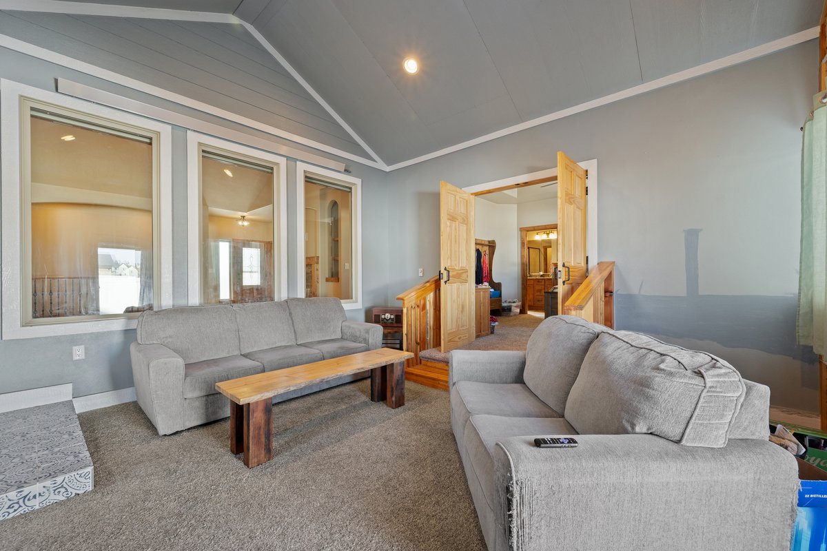 Cheyenne, Wyoming, 82001, United States, 5 Bedrooms Bedrooms, ,3 BathroomsBathrooms,Residential,For Sale,1994195